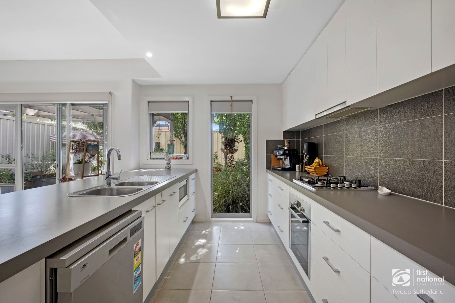 6/2 Pilcher Street, Strathdale VIC 3550, Strathdale - Thumbnail 3