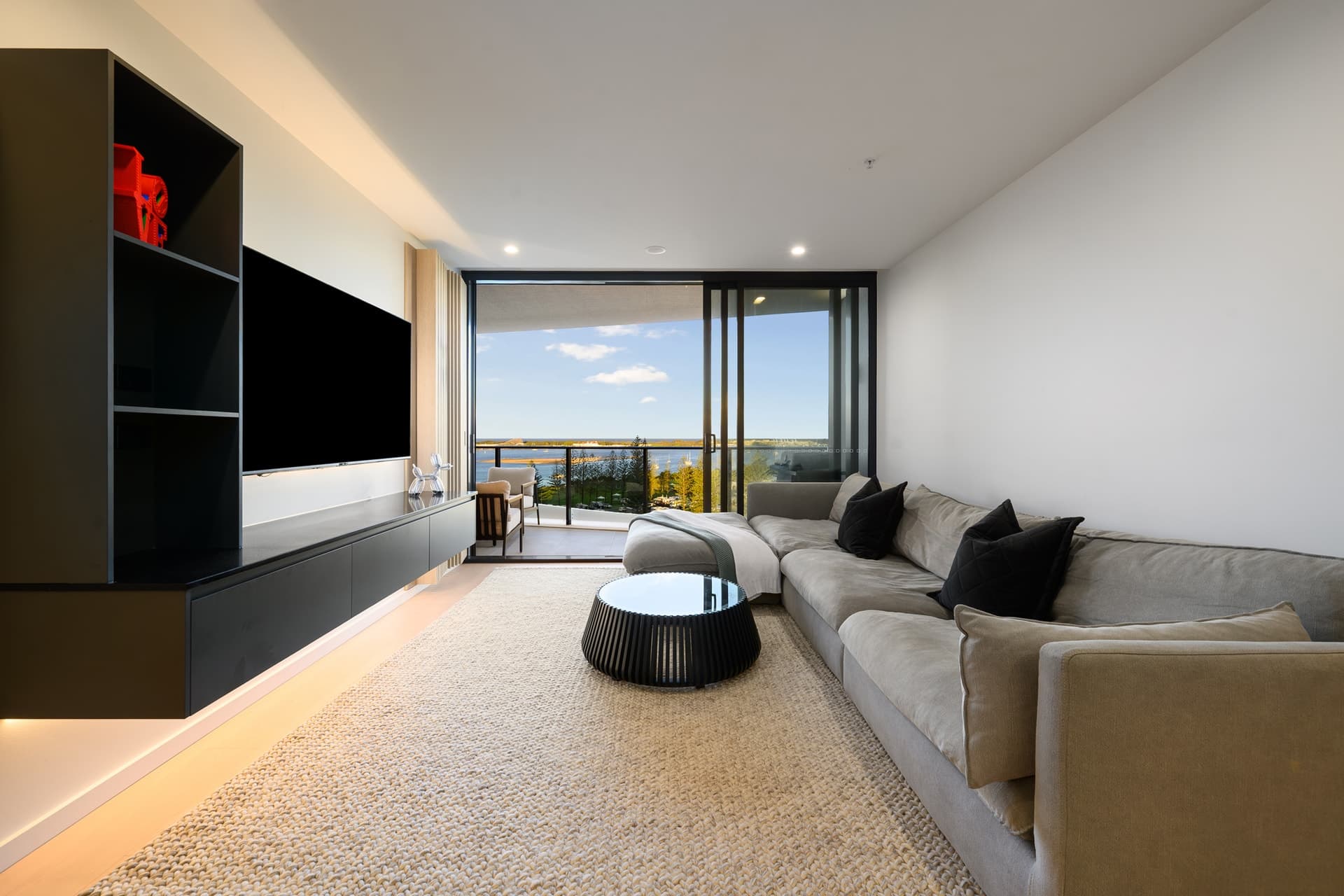1106/180 Marine Parade, Labrador, QLD, 4215, Labrador - Thumbnail 3