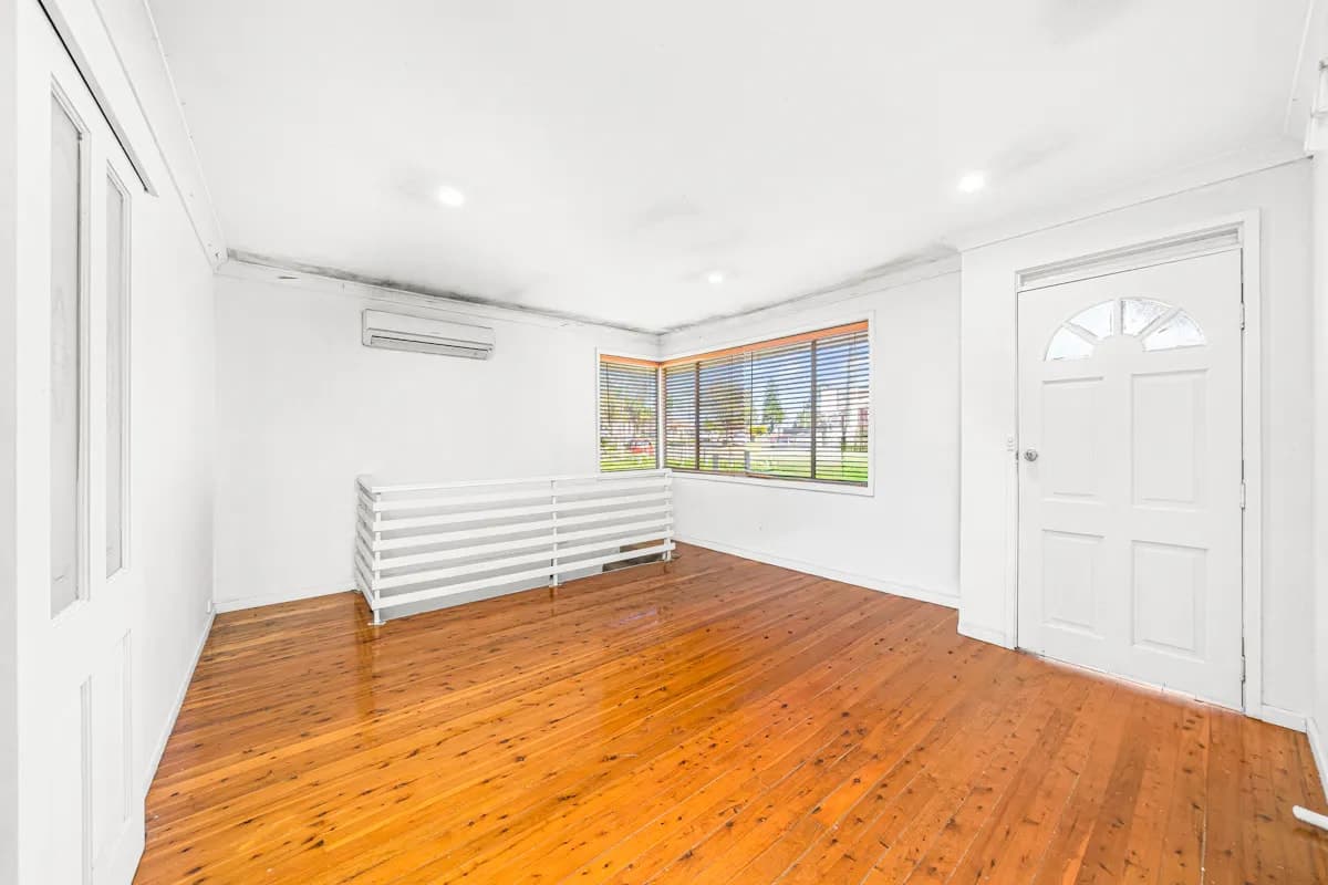 28 Collins Crescent, Yagoona, NSW, 2199, Yagoona - Thumbnail 4