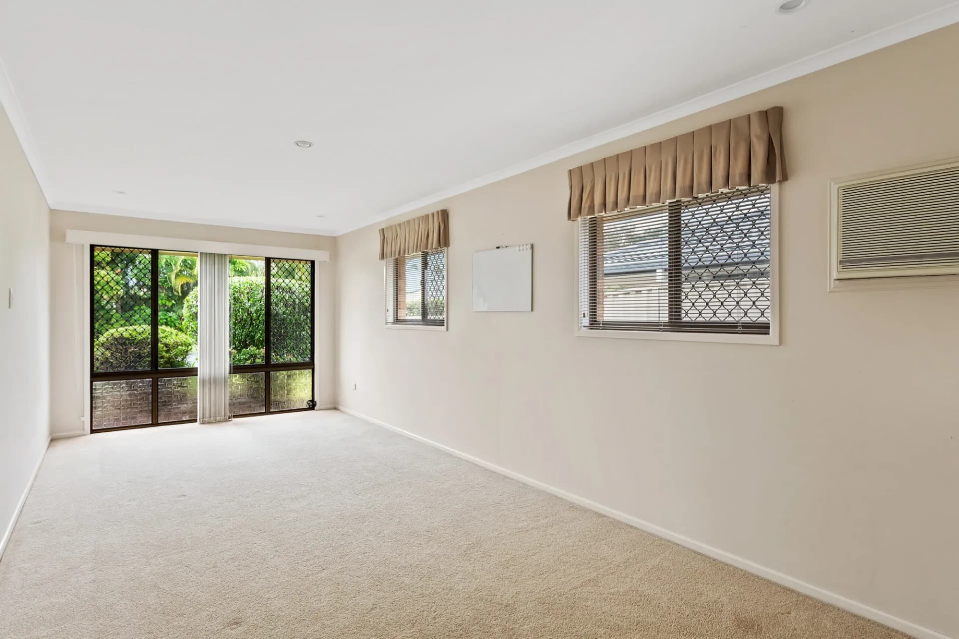 22 Daniel Court, Scarborough, QLD, Scarborough - Thumbnail 7