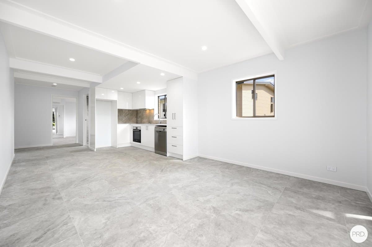 3 Ridgeway Avenue, SOUTHPORT QLD 4215, Southport - Thumbnail 4