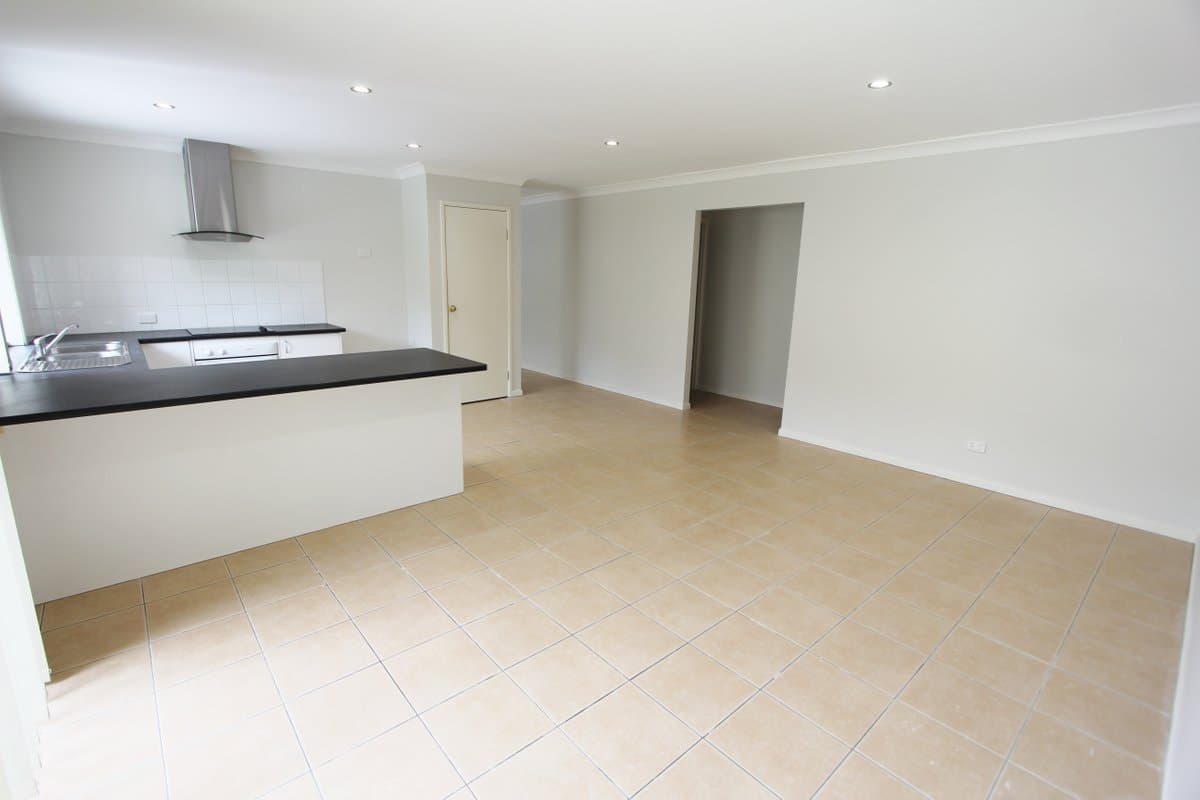 22 Rosegum Drive, MOLENDINAR QLD 4214, Molendinar - Thumbnail 5