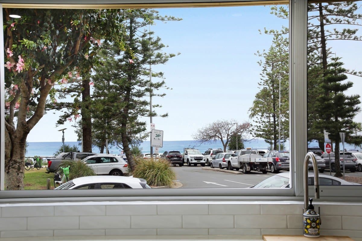 1/24 The Esplanade, Burleigh Heads QLD 4220, Burleigh Heads - Thumbnail 2