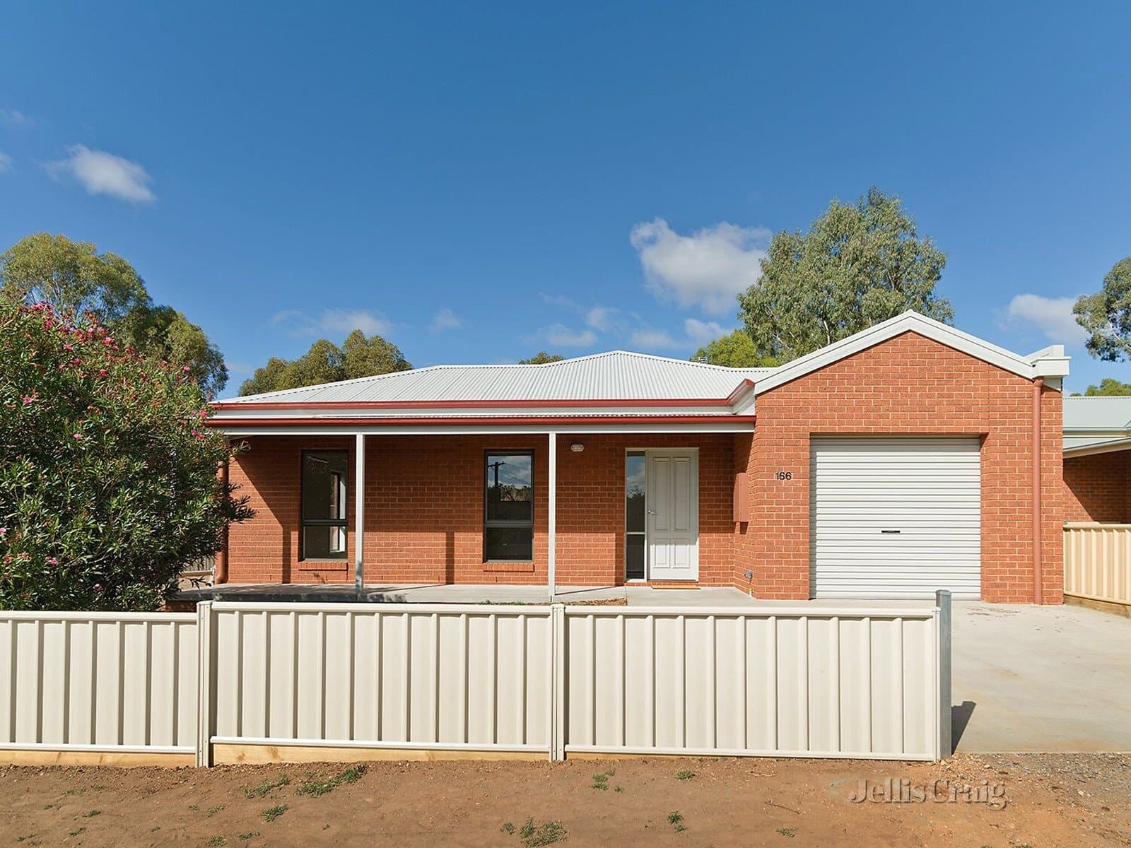 166 Duke Street, Castlemaine, Castlemaine - Thumbnail 2