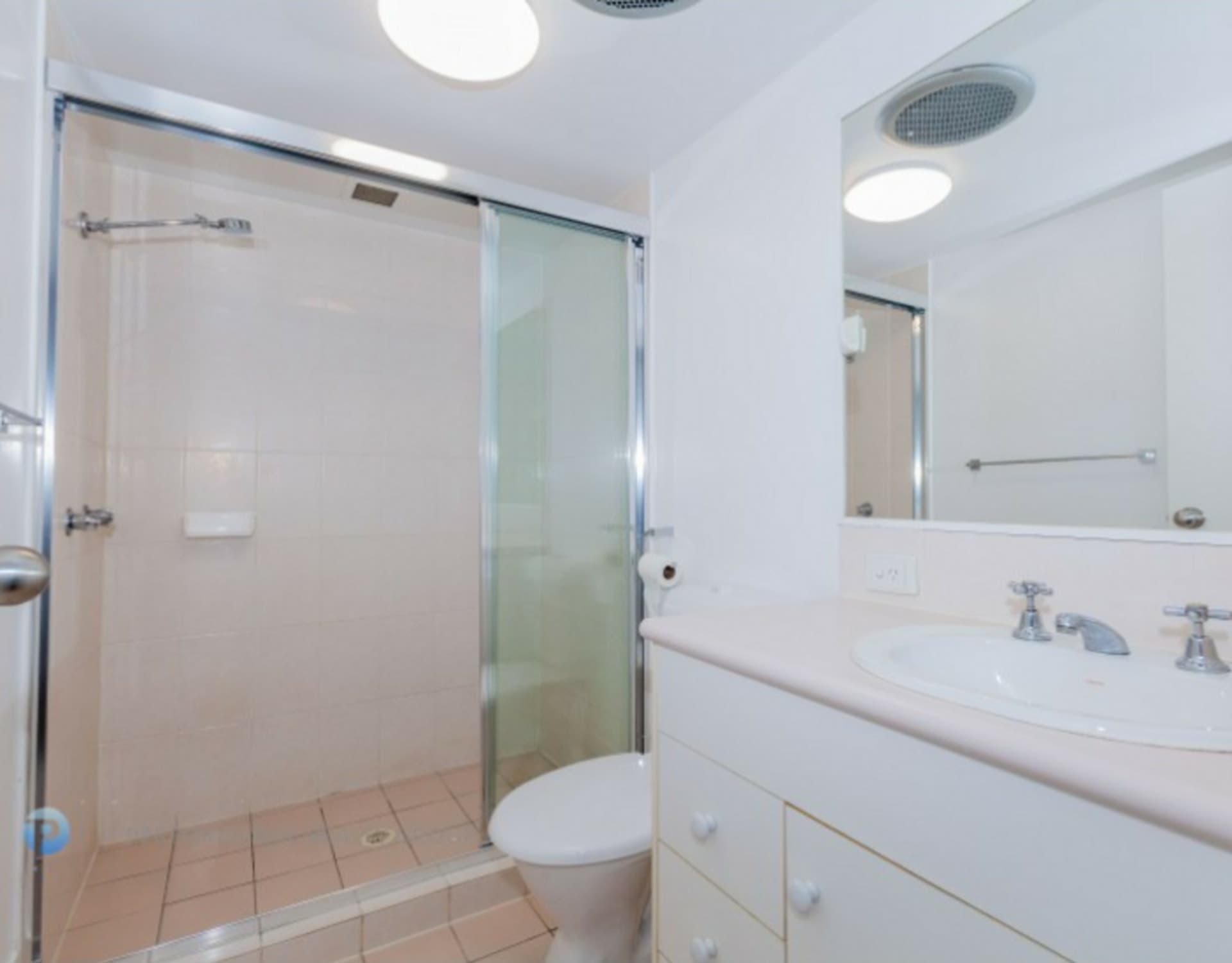 17/32-36 Second Avenue, Broadbeach, Broadbeach - Image 1