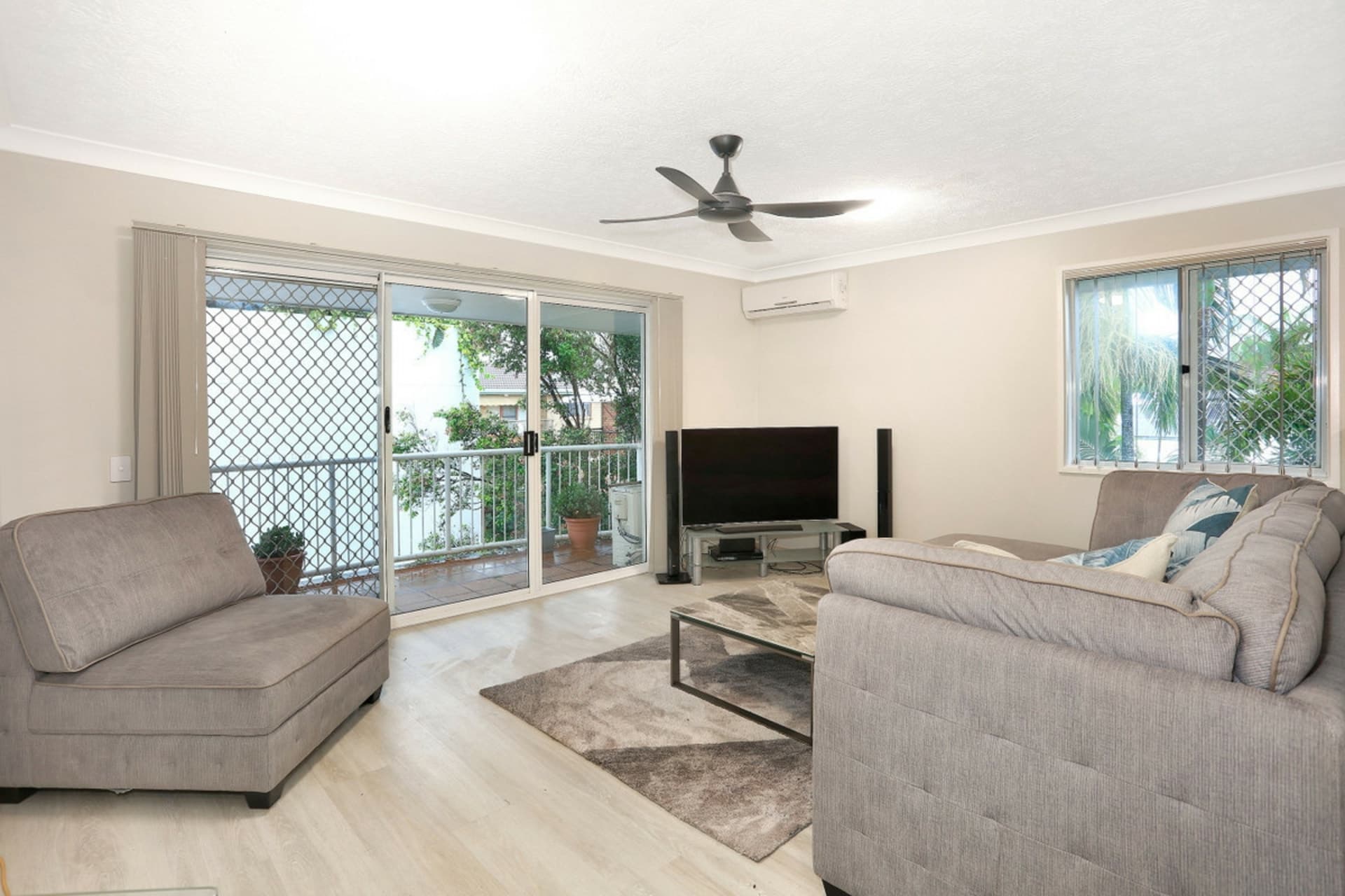 17/32-36 Second Avenue, Broadbeach, Broadbeach - Thumbnail 2