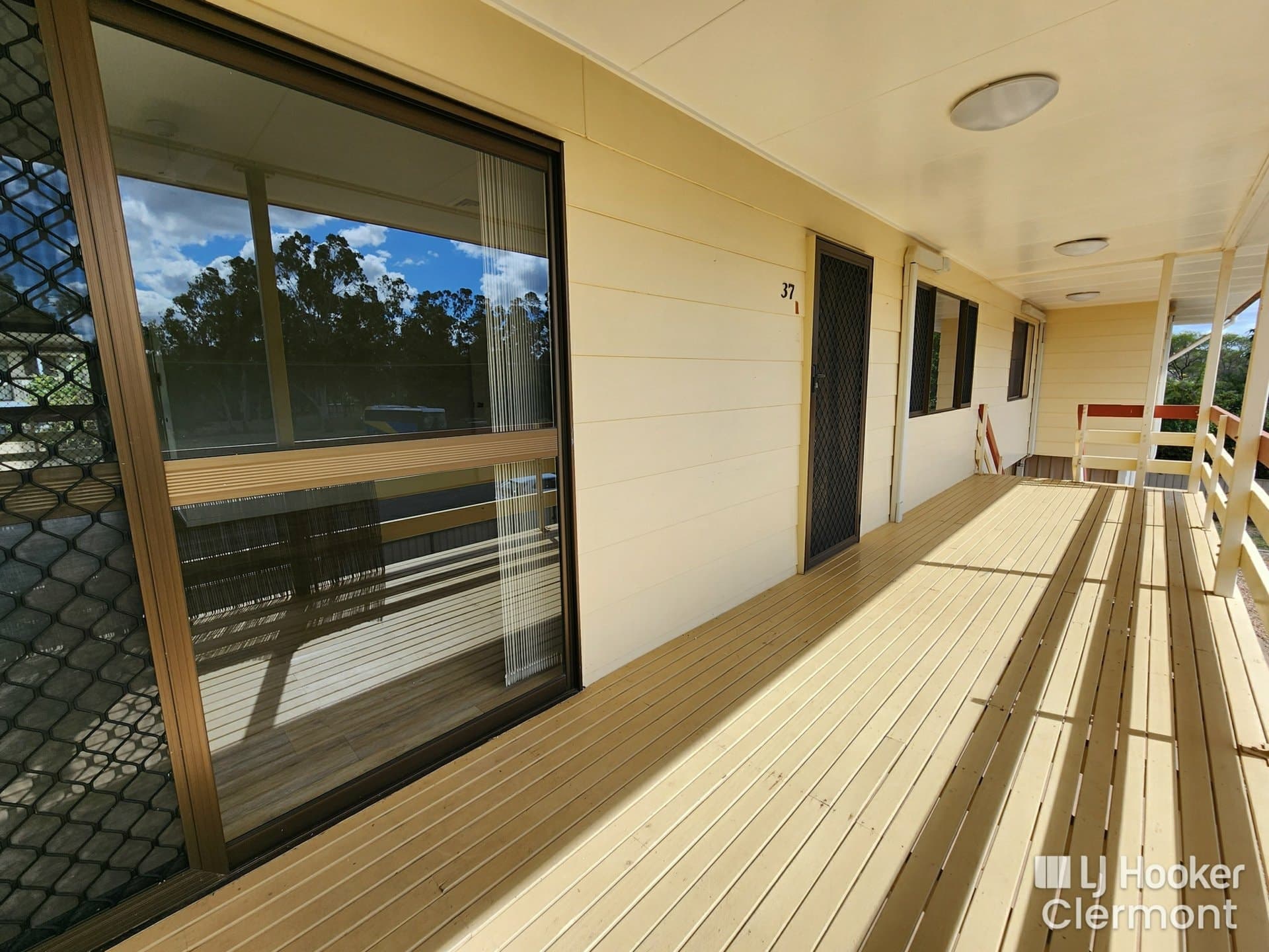 37 Lime Street, Clermont, Clermont - Thumbnail 3