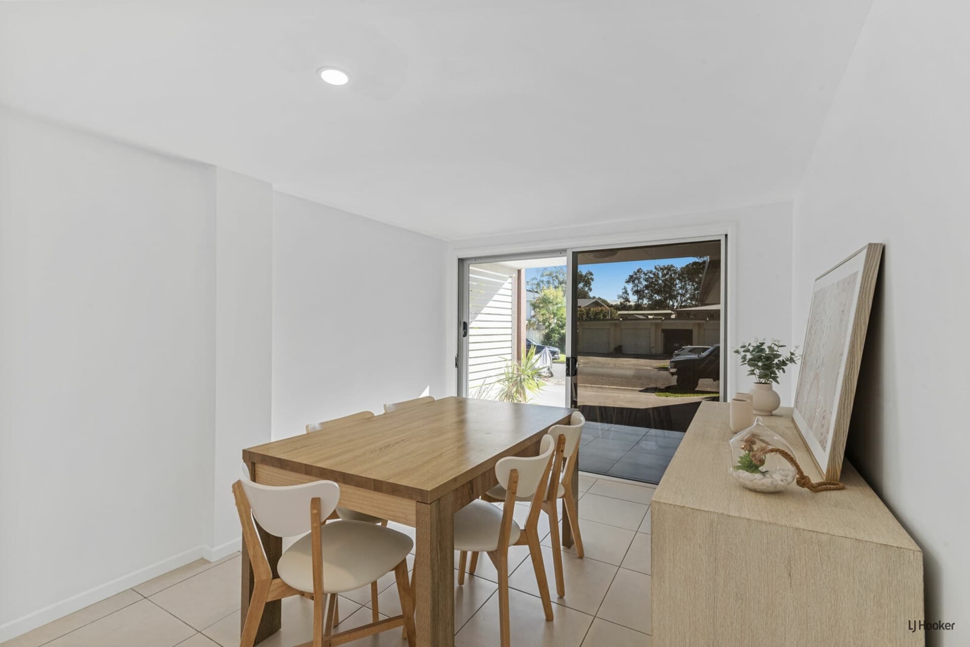 8 Hooper Drive, Currumbin, Currumbin - Thumbnail 2