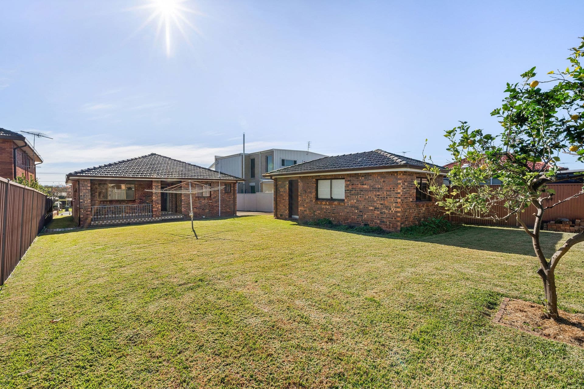 6 High Street, Concord - Image 1