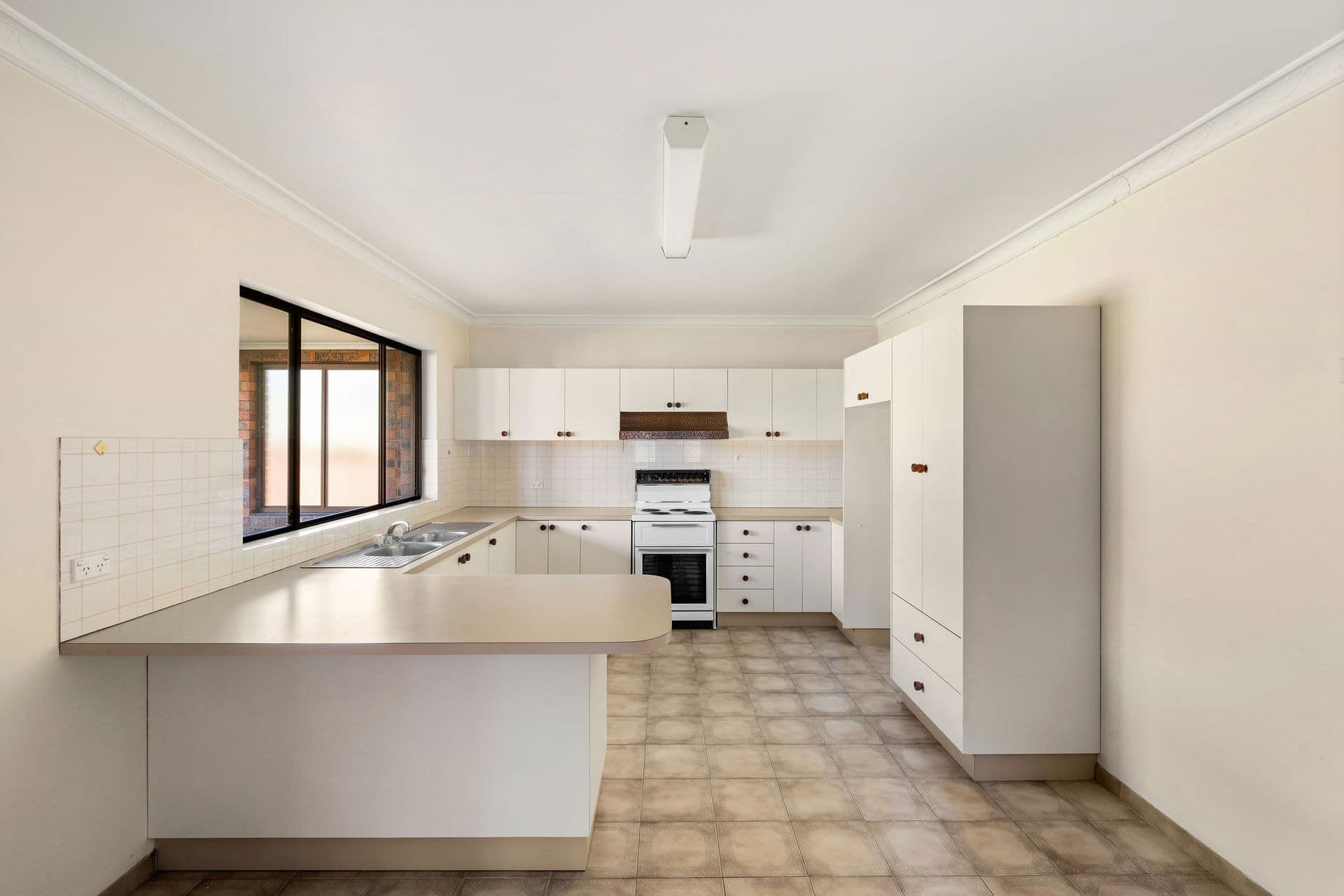 6 High Street, Concord - Thumbnail 5