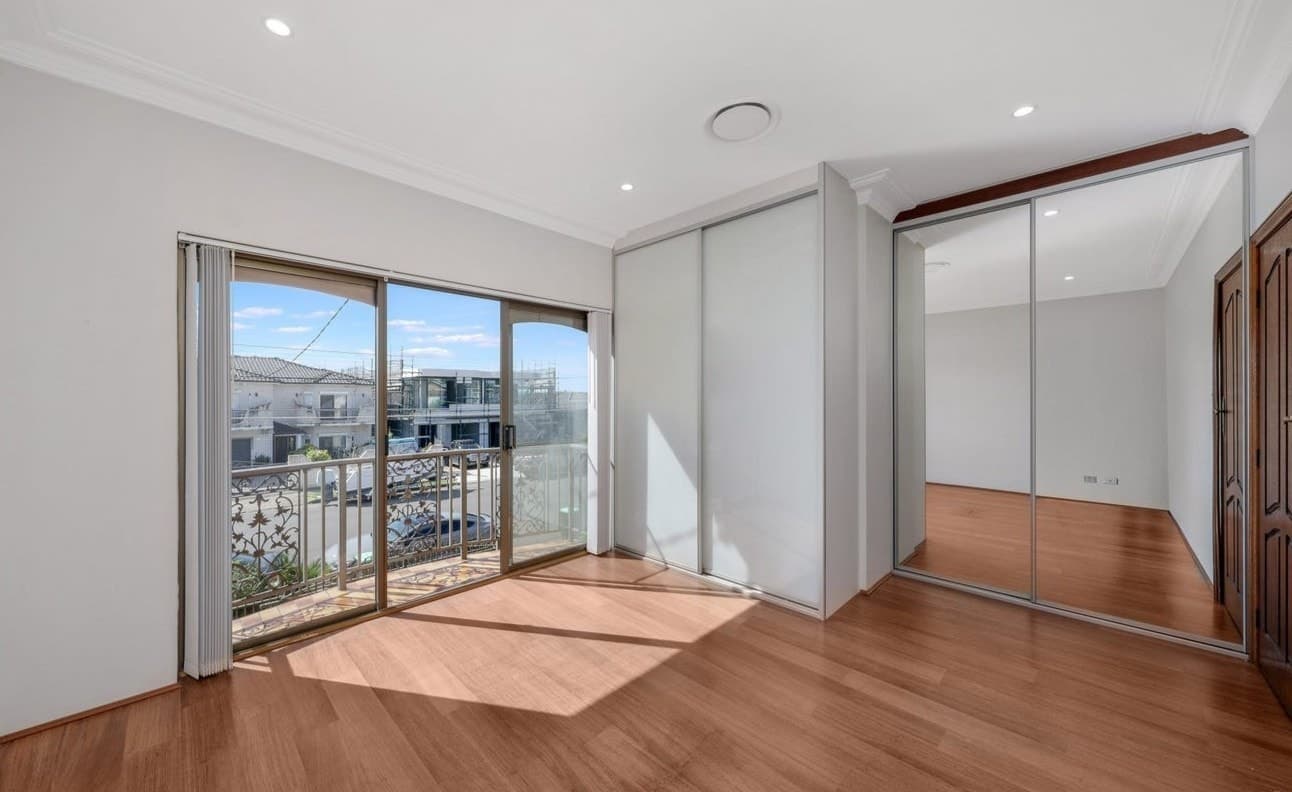 11 Russell Street, Russell Lea - Thumbnail 2