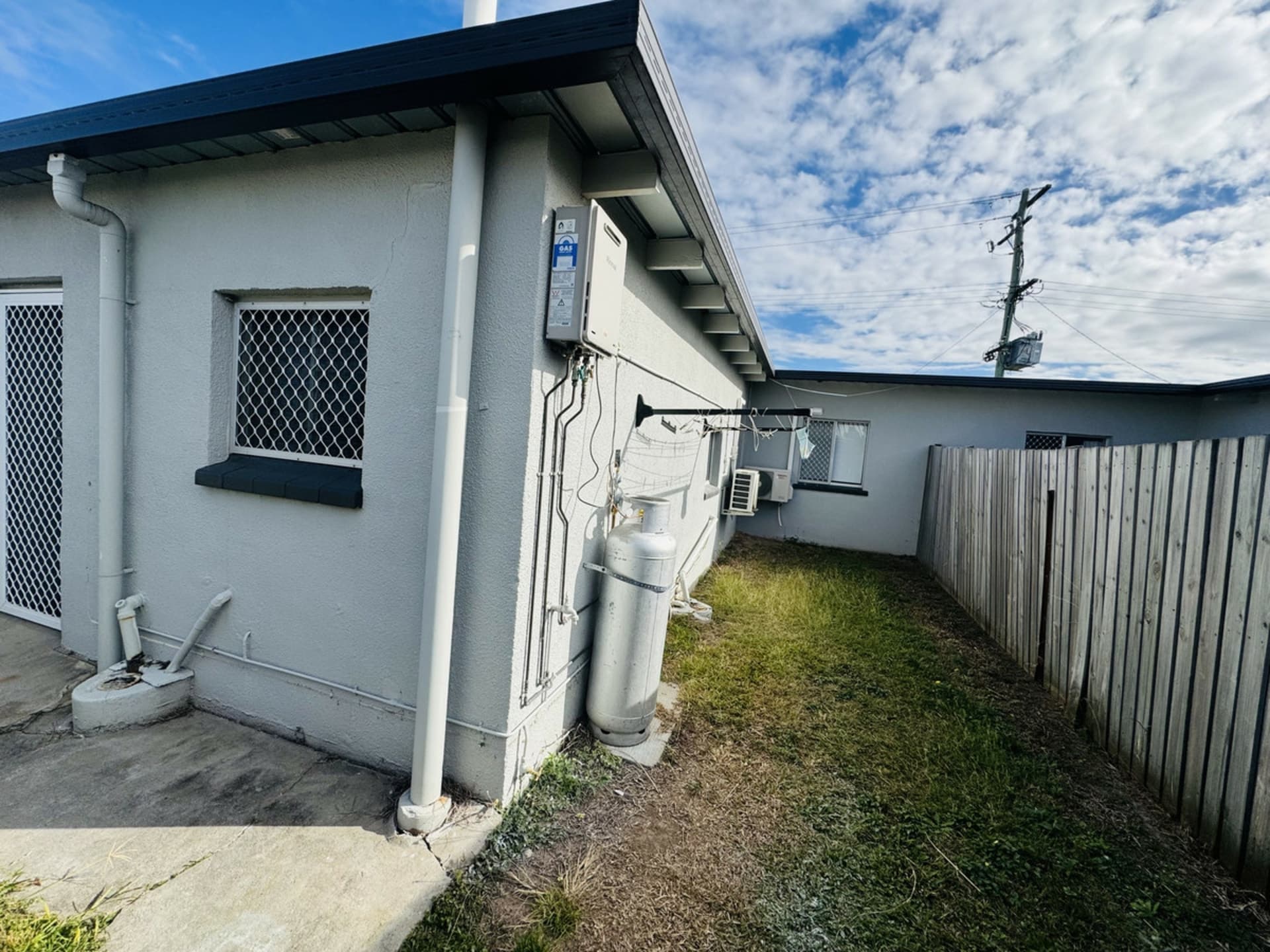 1/4 Palmer Street, Millbank, Millbank - Image 1