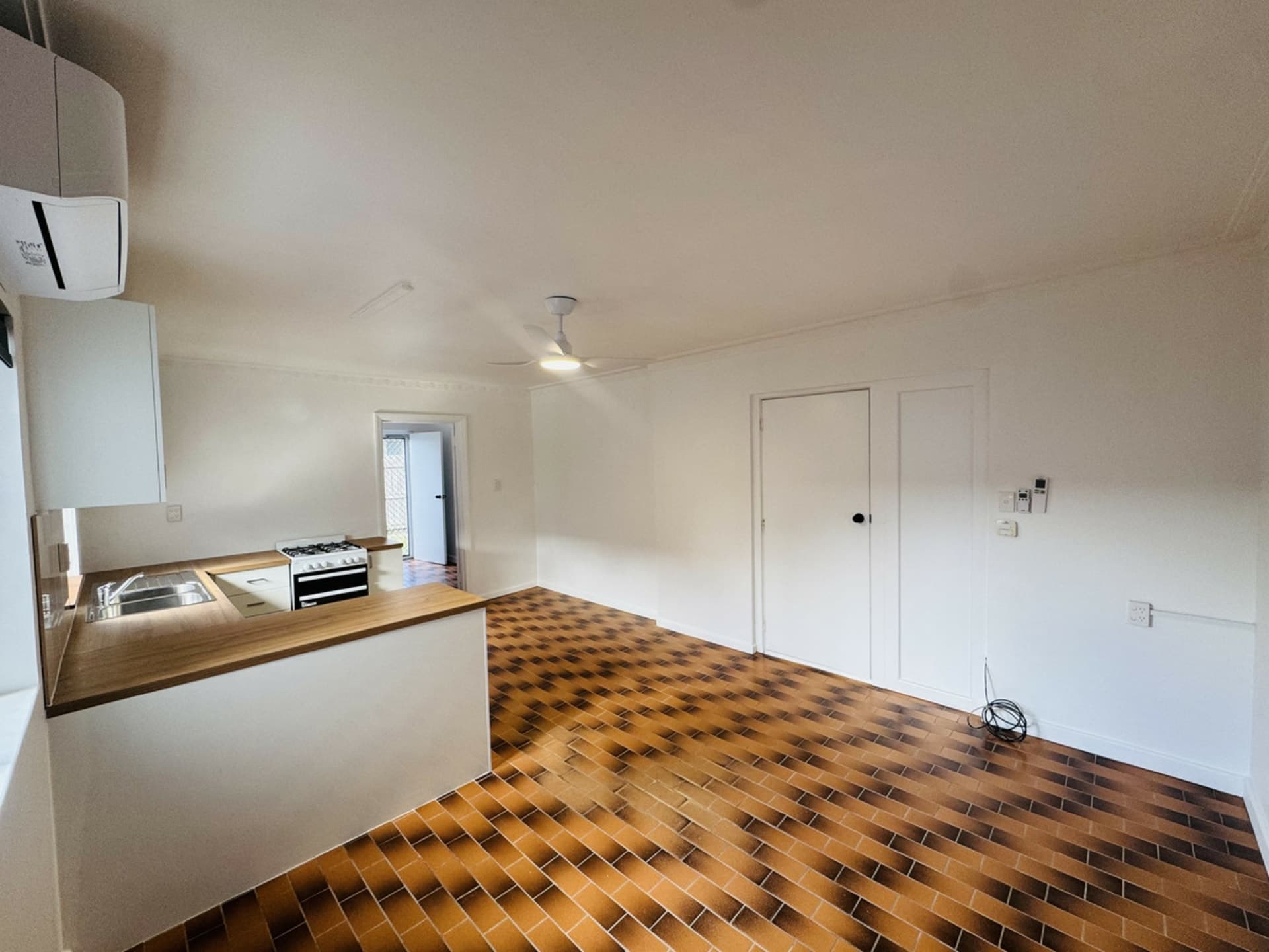 1/4 Palmer Street, Millbank, Millbank - Thumbnail 4
