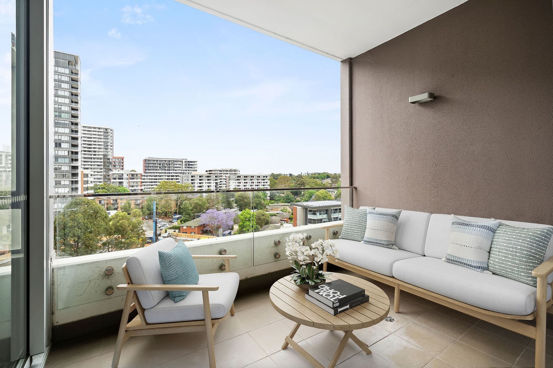 901/4 Saunders Close, Macquarie Park - Thumbnail 2