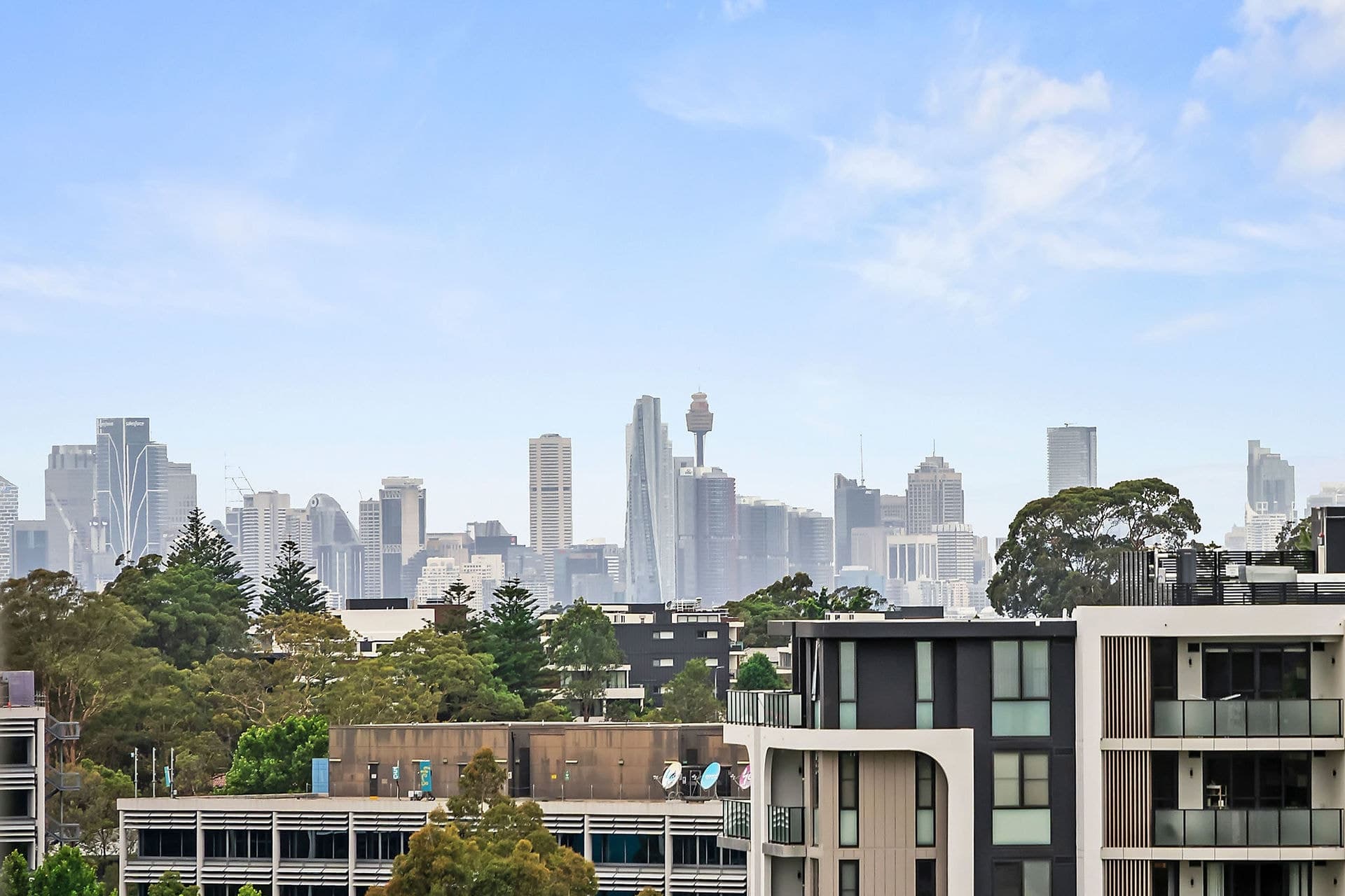 901/4 Saunders Close, Macquarie Park - Thumbnail 3