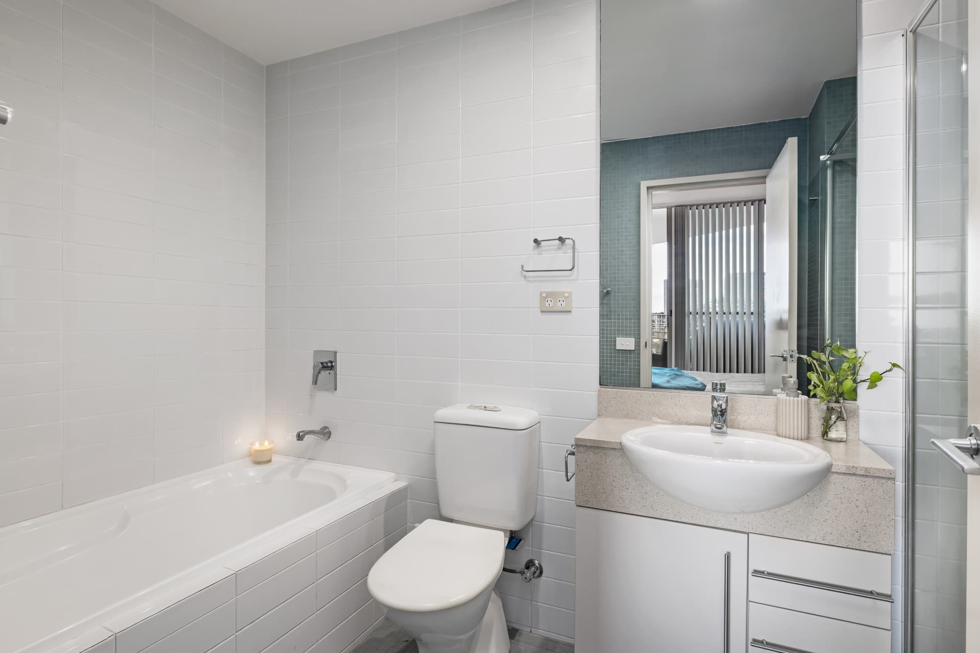 707/1 The Piazza  Wentworth Point NSW 2127, 707/1 The Piazza Wentworth Point - Thumbnail 5