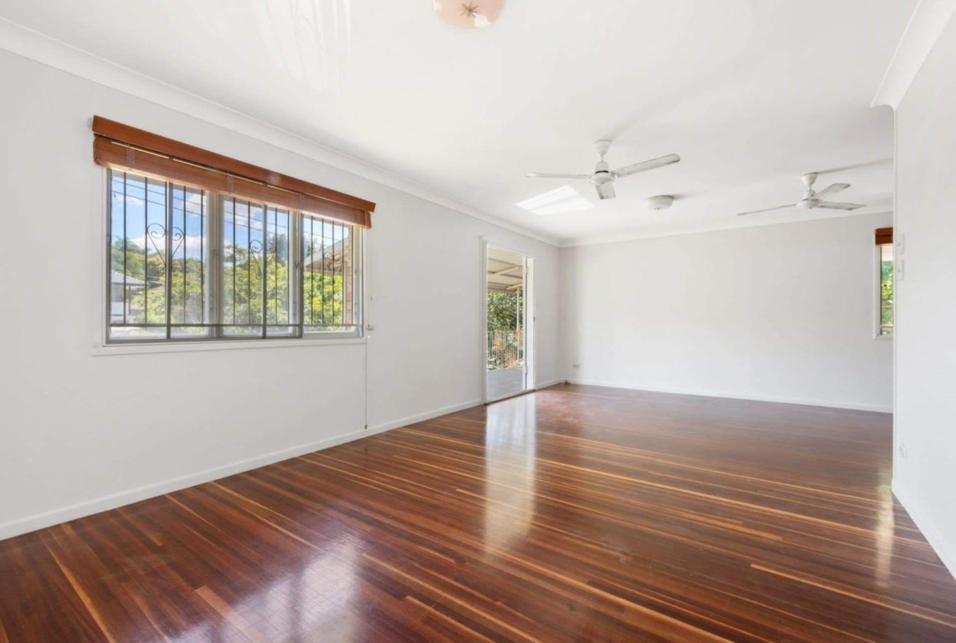 15 Euratha Street, Stafford Heights, Stafford Heights - Thumbnail 2