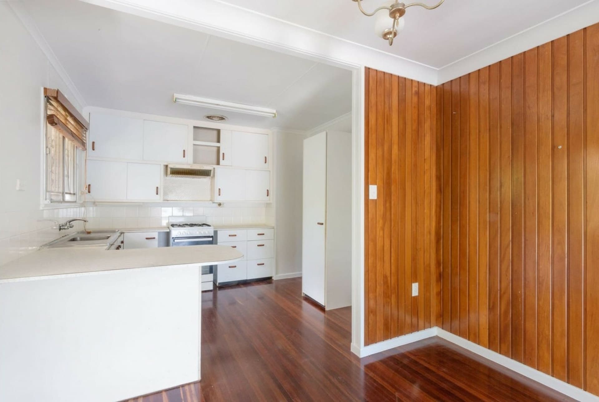 15 Euratha Street, Stafford Heights, Stafford Heights - Thumbnail 3