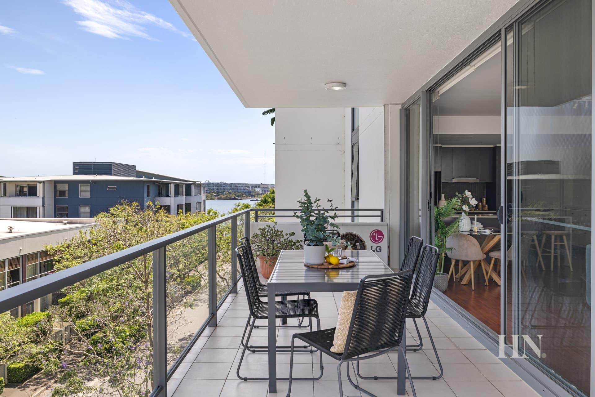 402/2 Lewis Avenue, Rhodes - Thumbnail 2