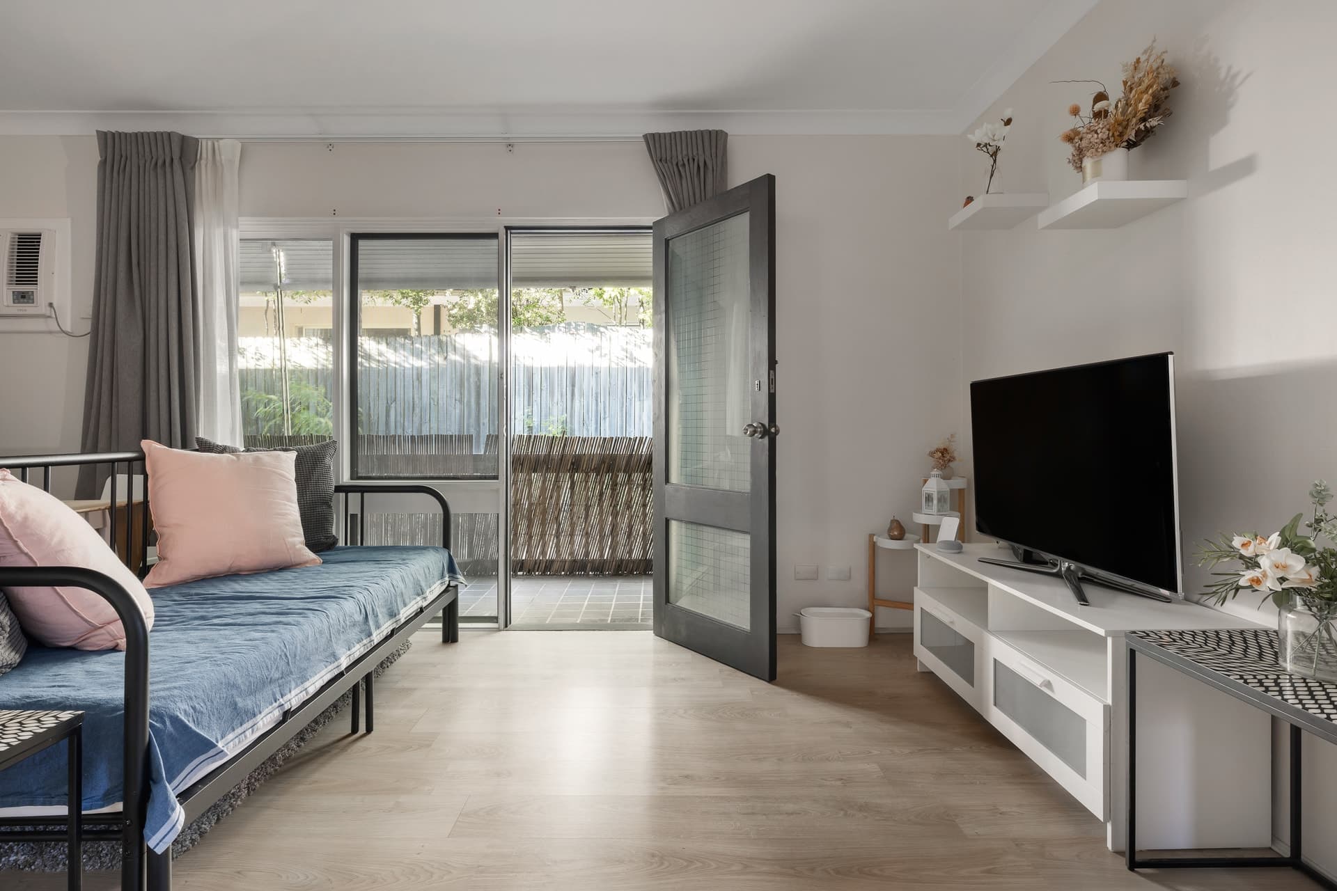 2/12 Napier Street, North Strathfield - Thumbnail 2