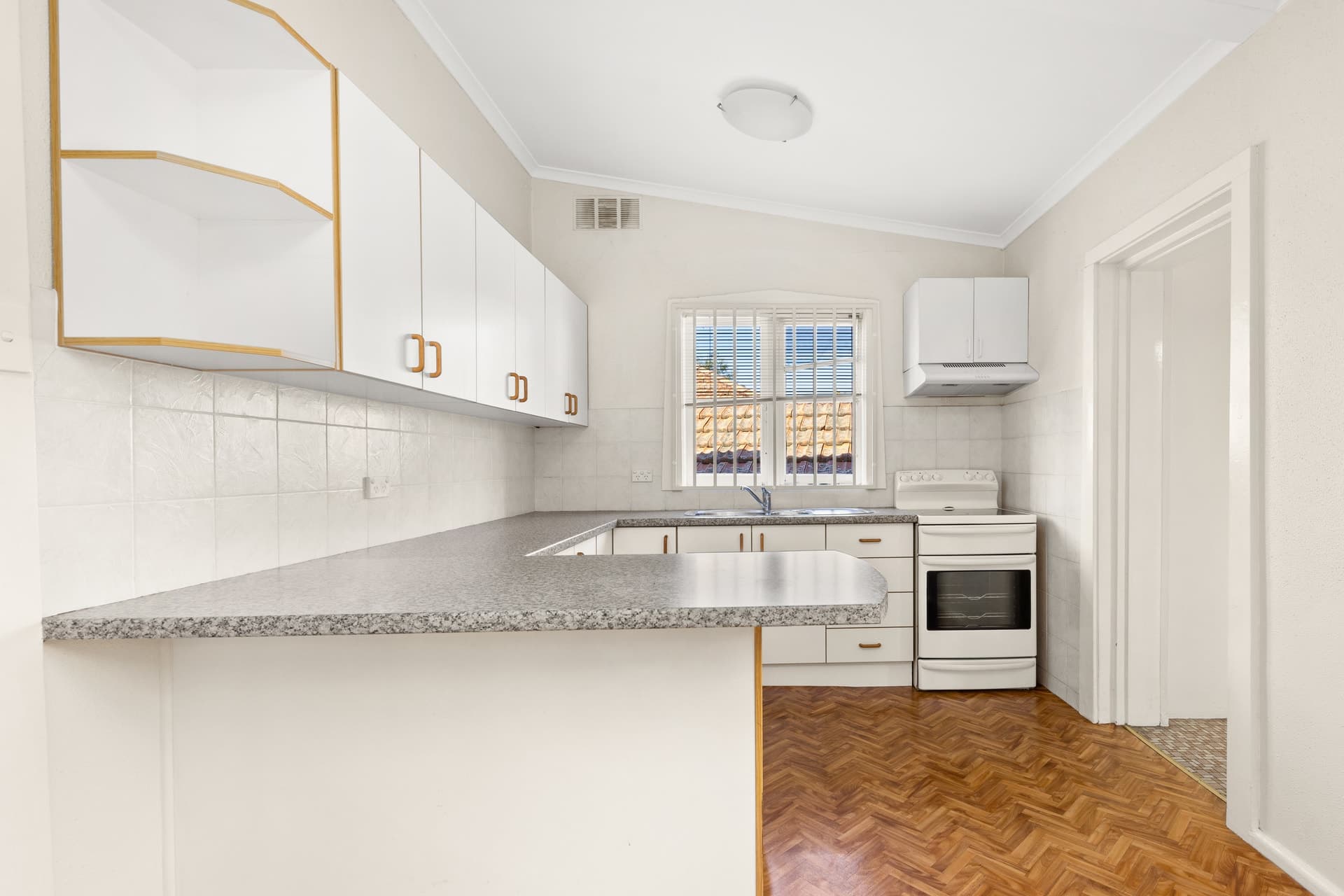 12 Daly Avenue, Concord - Thumbnail 6