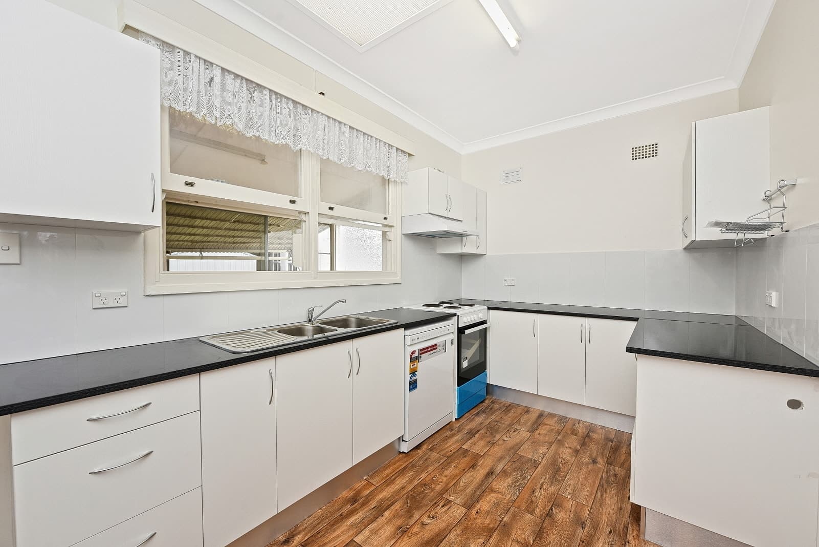 2 Pamela Place, Concord - Thumbnail 4