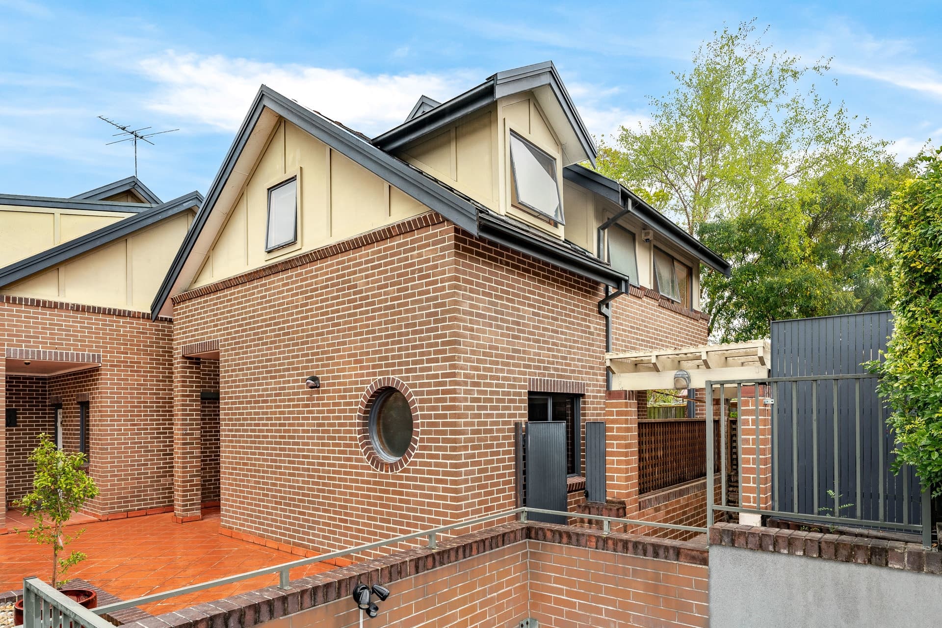2/16 Patterson Street, Concord - Thumbnail 2