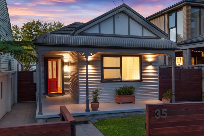 35 Bertram Street, Mortlake - Image 1