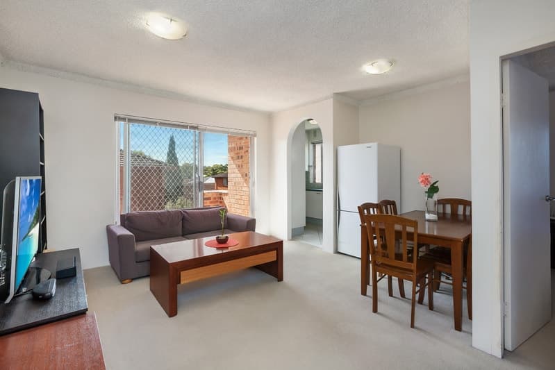 16/33 Meadow Crescent, Meadowbank - Image 1