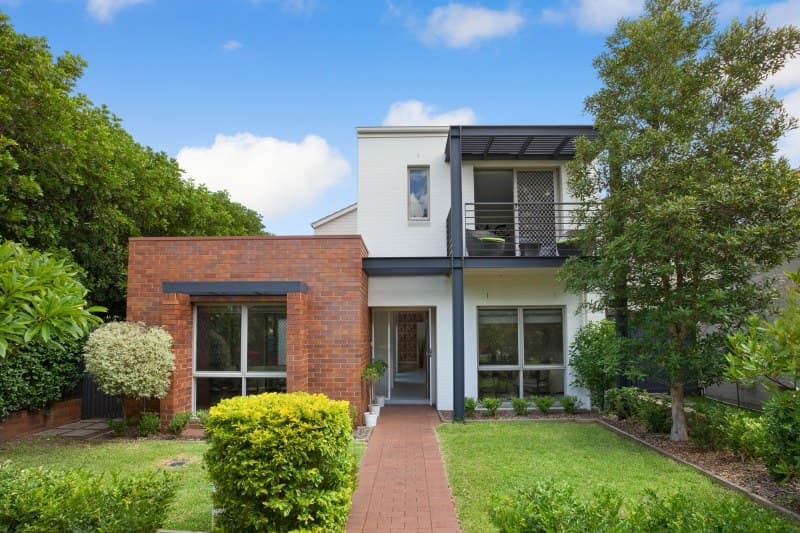 8 Theile Avenue, Newington - Image 1