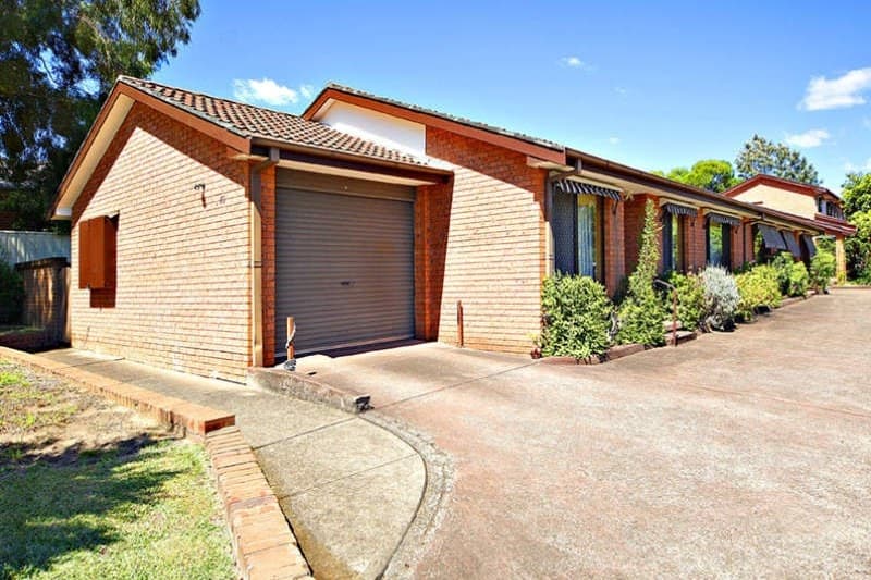 1/10 Gilba Street, Pendle Hill - Image 1