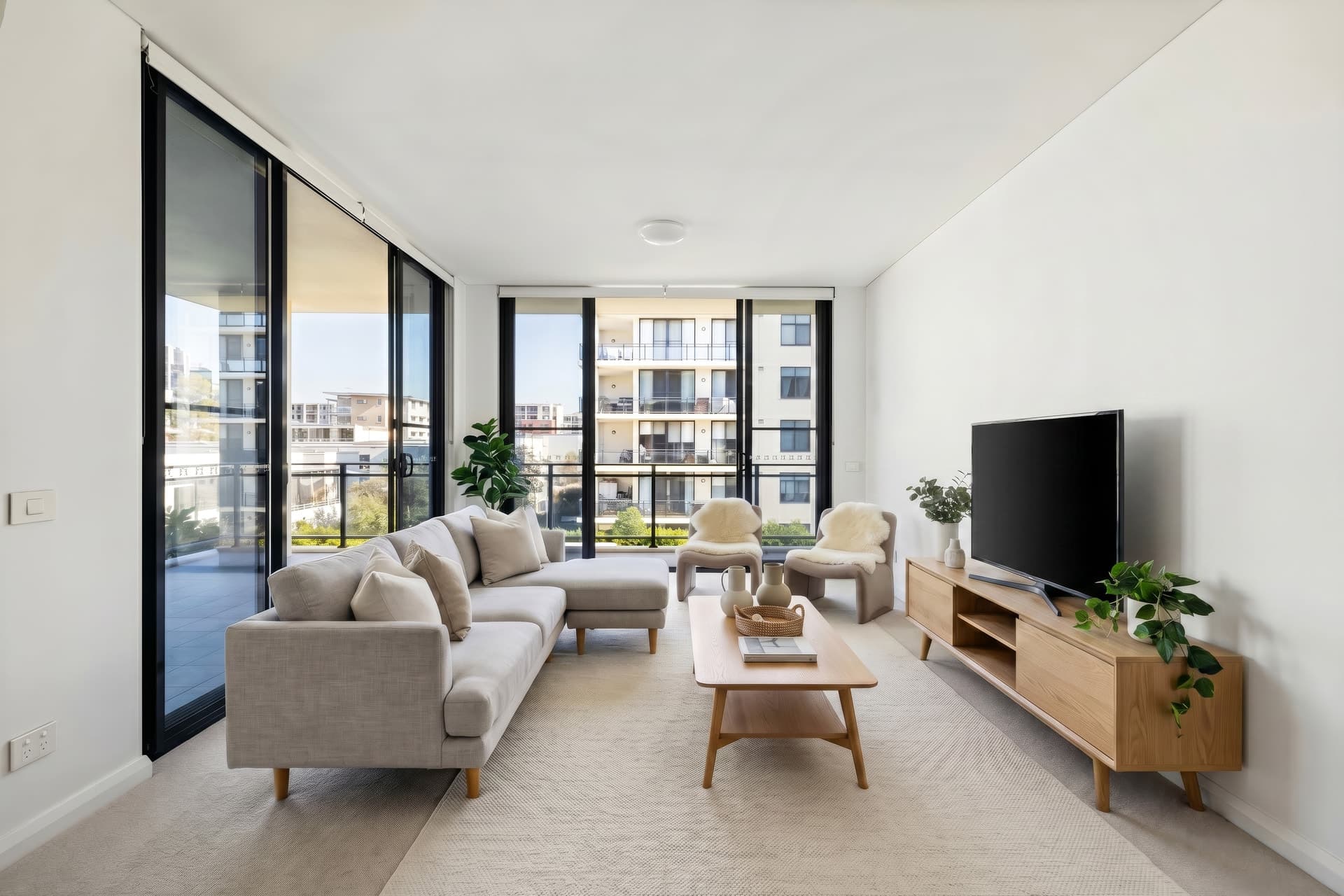 444/17 Marine Parade Wentworth Point, Wentworth Point - Image 1