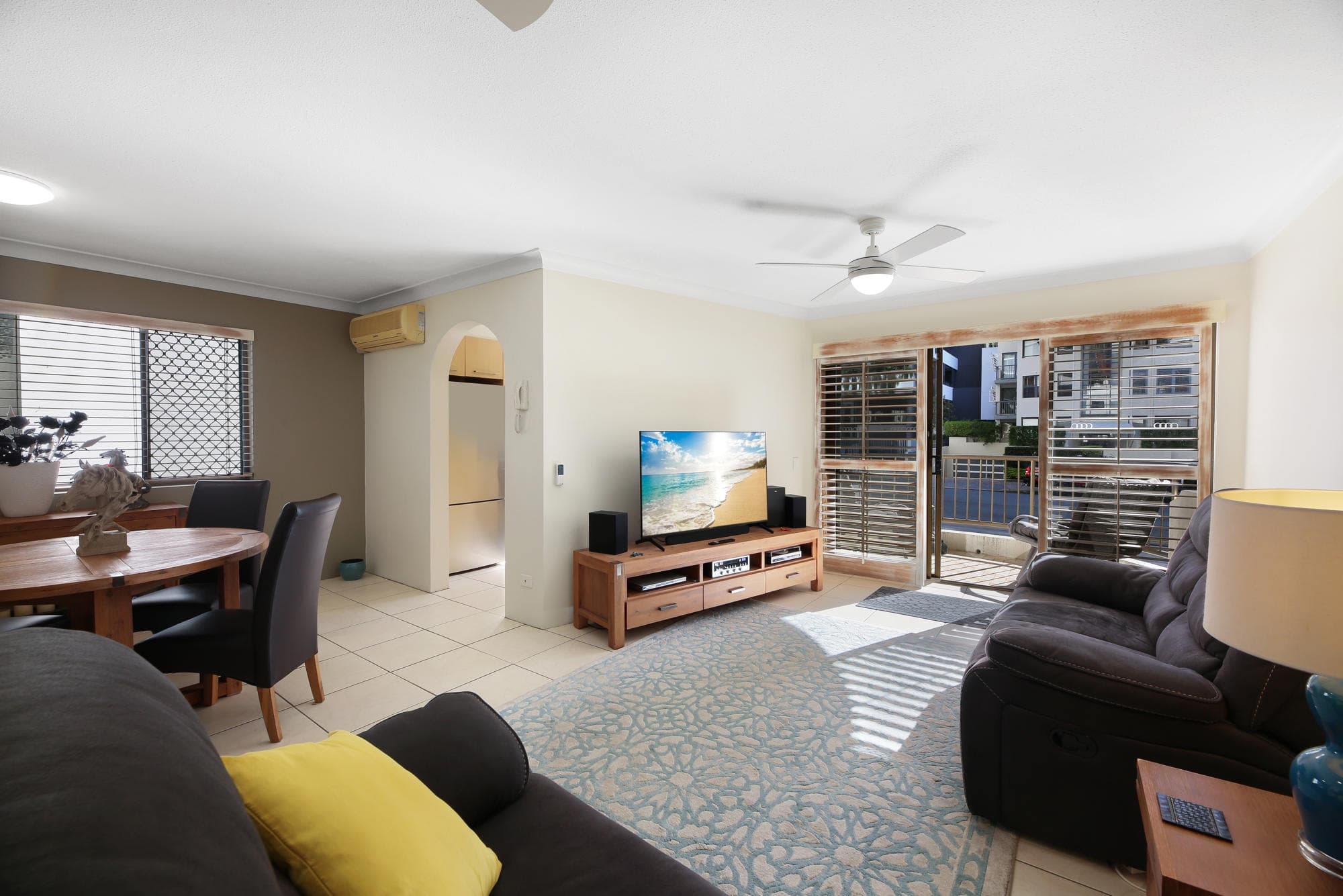 22 Woodroffe Avenue, Main Beach, Main Beach - Thumbnail 3