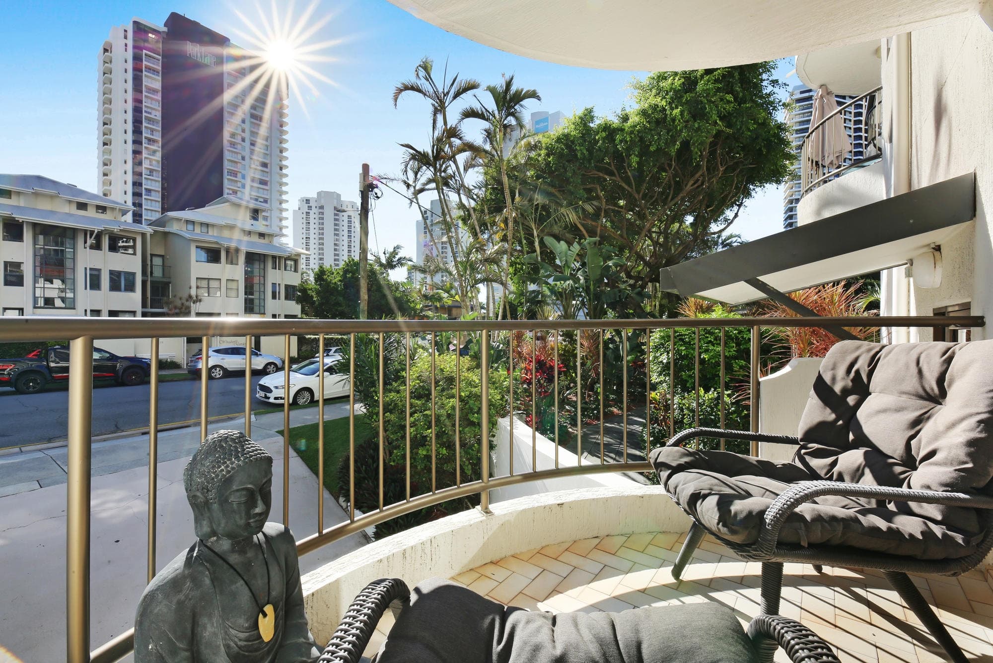 22 Woodroffe Avenue, Main Beach, Main Beach - Thumbnail 4