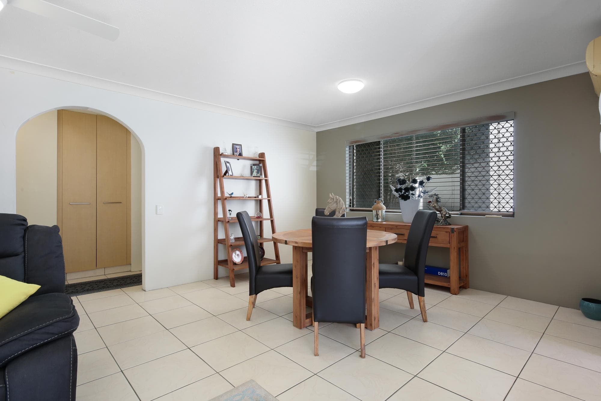 22 Woodroffe Avenue, Main Beach, Main Beach - Thumbnail 5