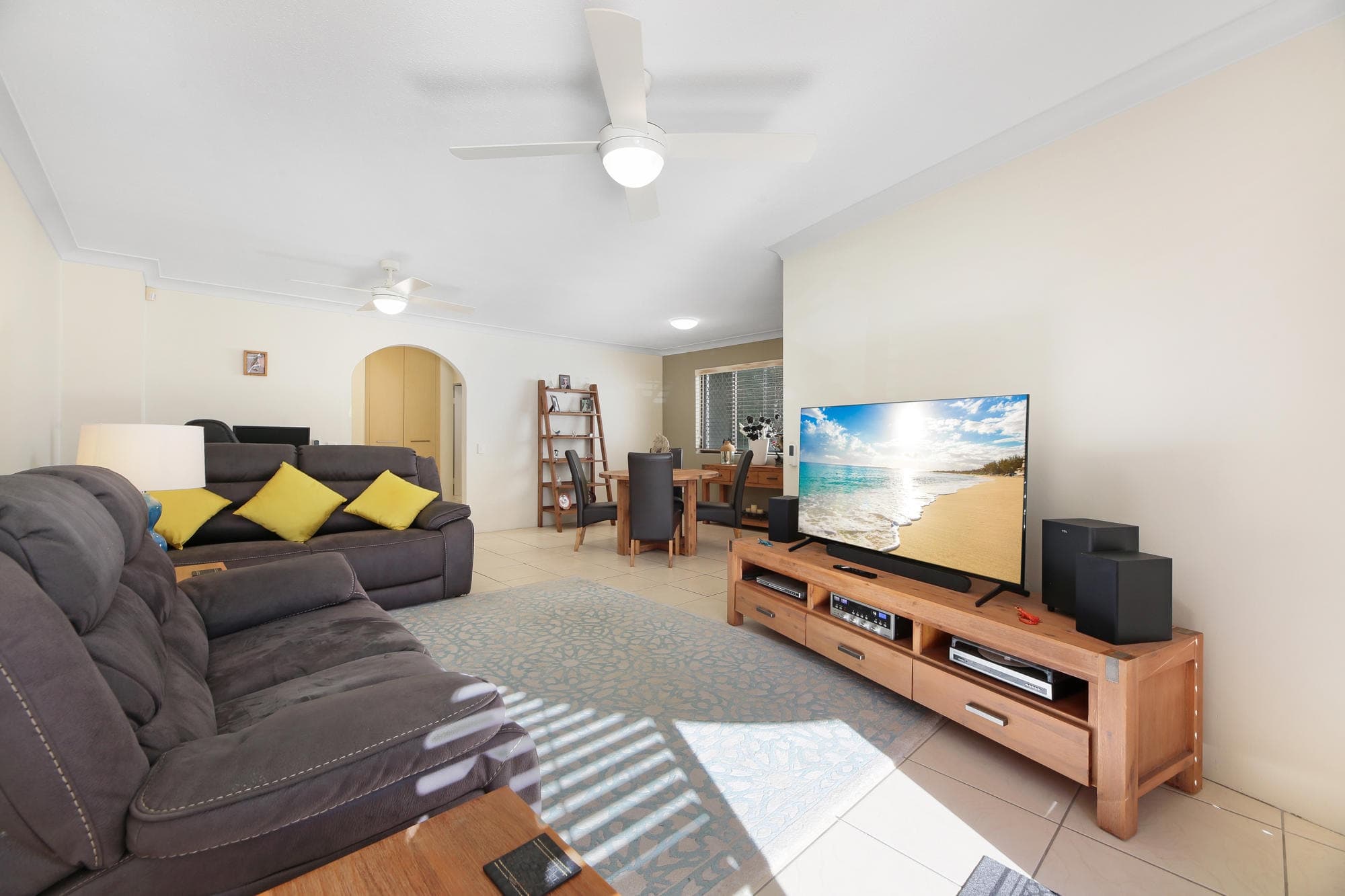 22 Woodroffe Avenue, Main Beach, Main Beach - Thumbnail 8