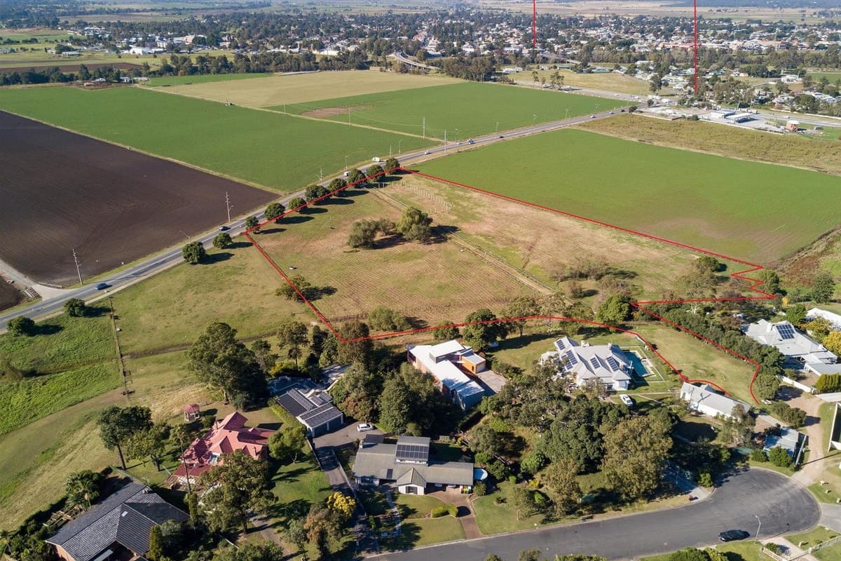 45 Bridgman Road, SINGLETON NSW 2330, Singleton - Thumbnail 2
