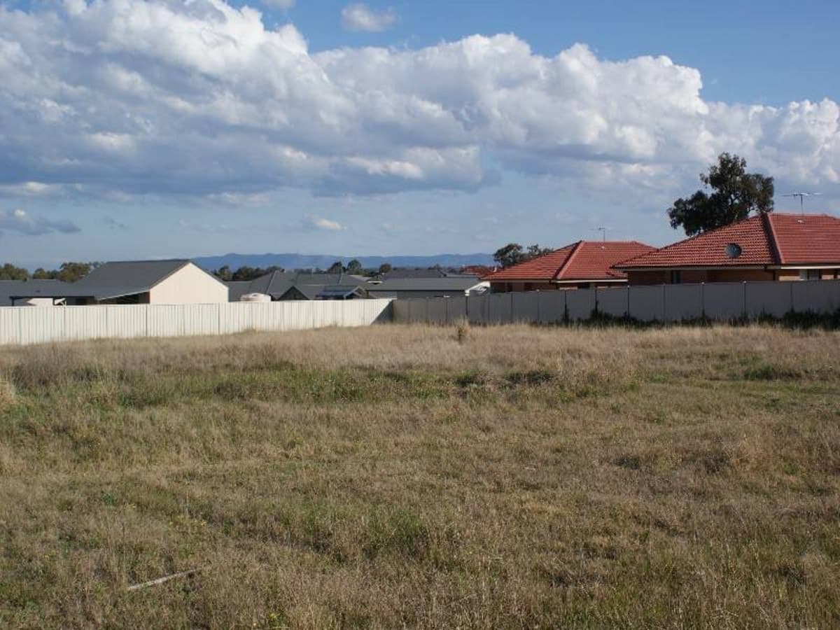 33 Sinclair Avenue Hunterview, SINGLETON NSW 2330, Singleton - Thumbnail 2