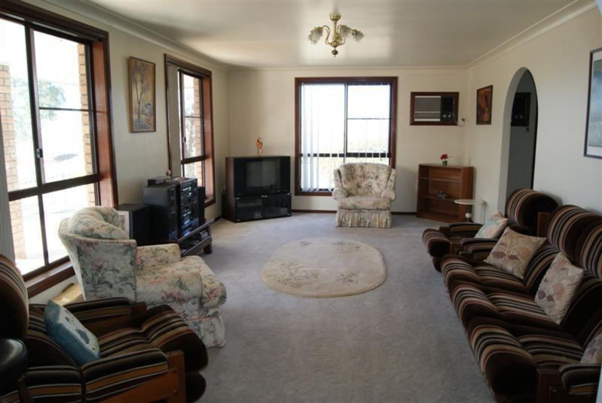32 Cunningham Parade, SINGLETON NSW 2330, Singleton - Thumbnail 3