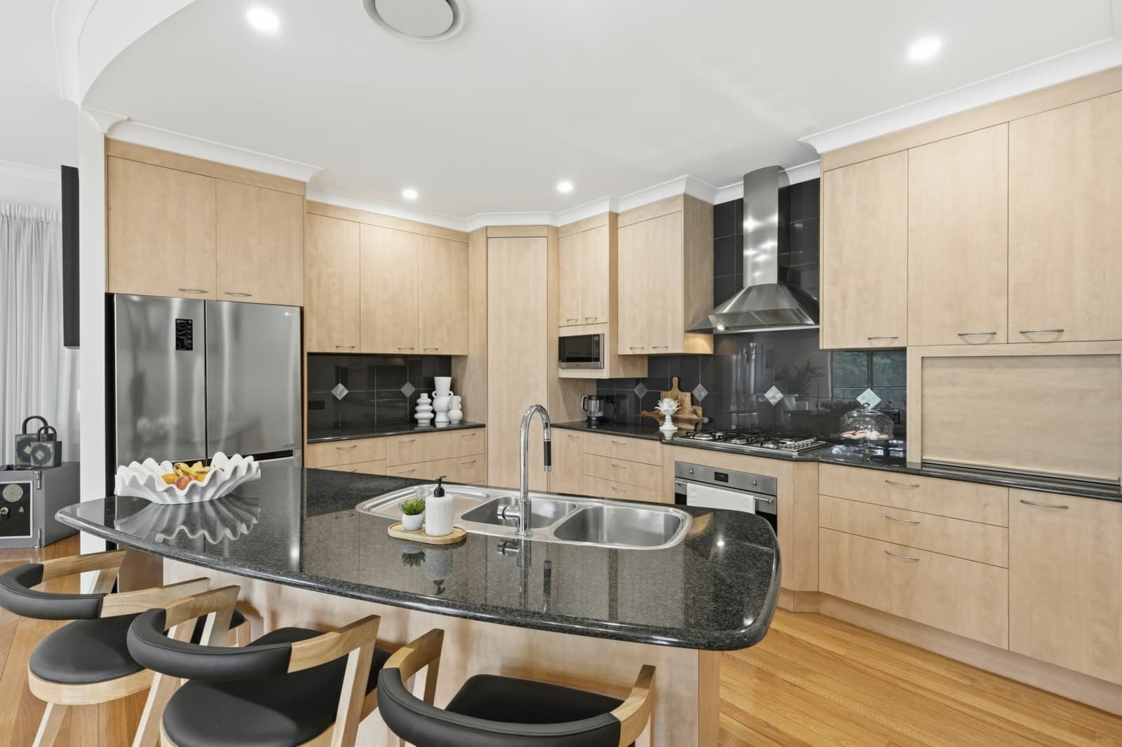 39 Ironbark Place, BRIDGEMAN DOWNS, Bridgeman Downs - Thumbnail 4