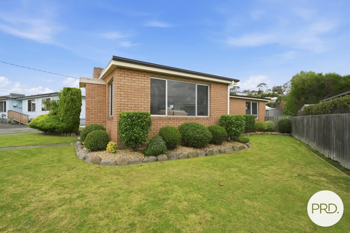 4 Murdoch Avenue, NEW NORFOLK TAS 7140, New Norfolk Property Image - Thumbnail 2