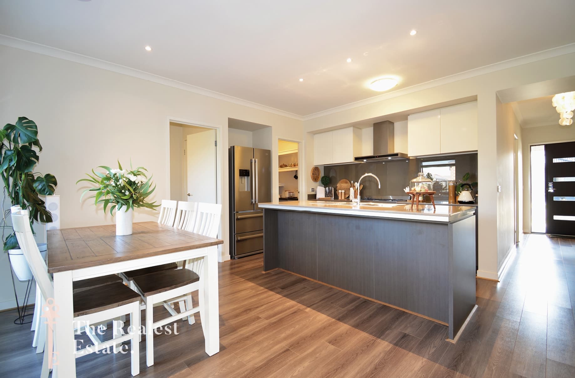 16 Bluebell Drive, Craigieburn, Craigieburn - Thumbnail 3