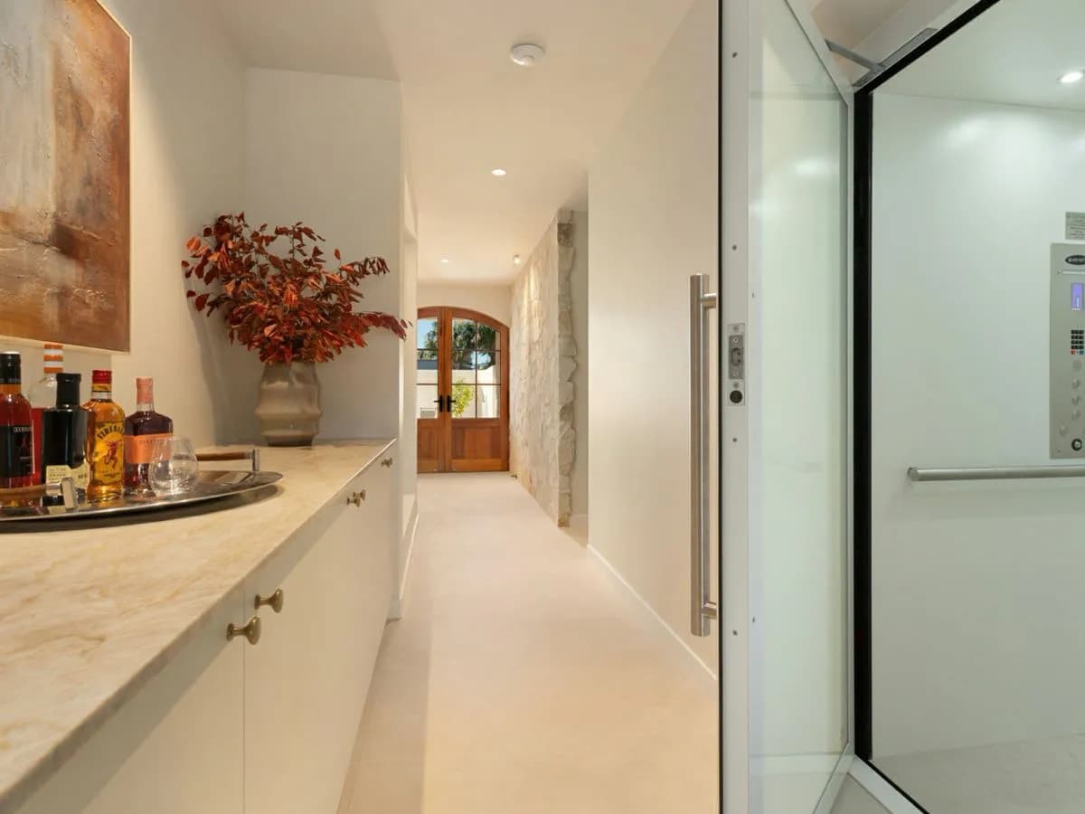 10A Inga Avenue, SURFERS PARADISE, Surfers Paradise - Thumbnail 4