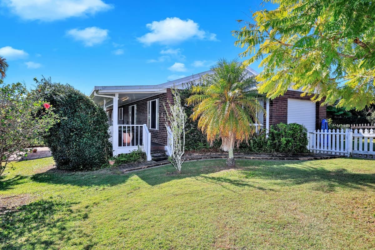 4 Julie Street, Dundowran Beach QLD, Dundowran Beach - Thumbnail 3