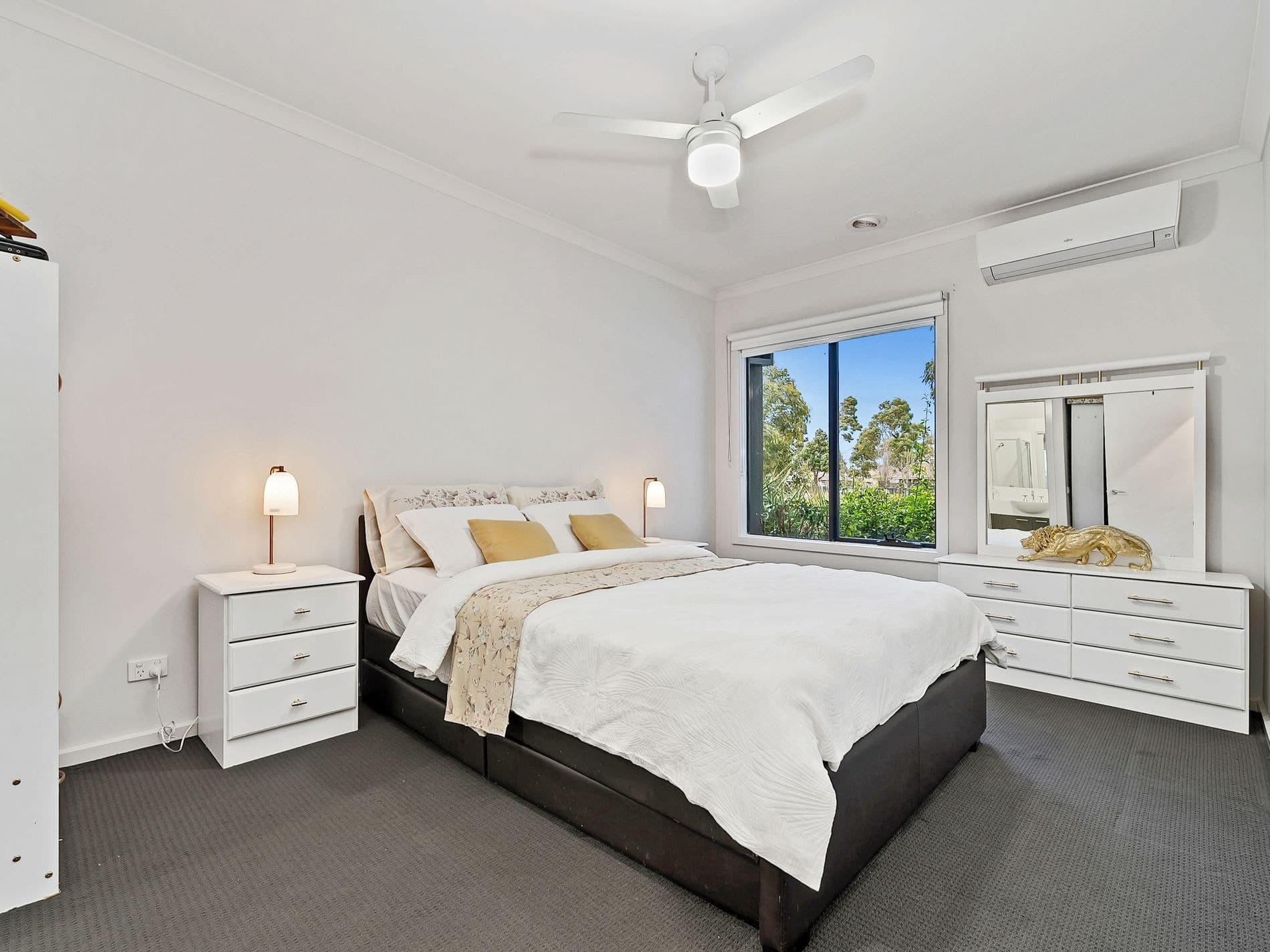 19 Nokota Lane, Clyde North, Clyde North - Thumbnail 2