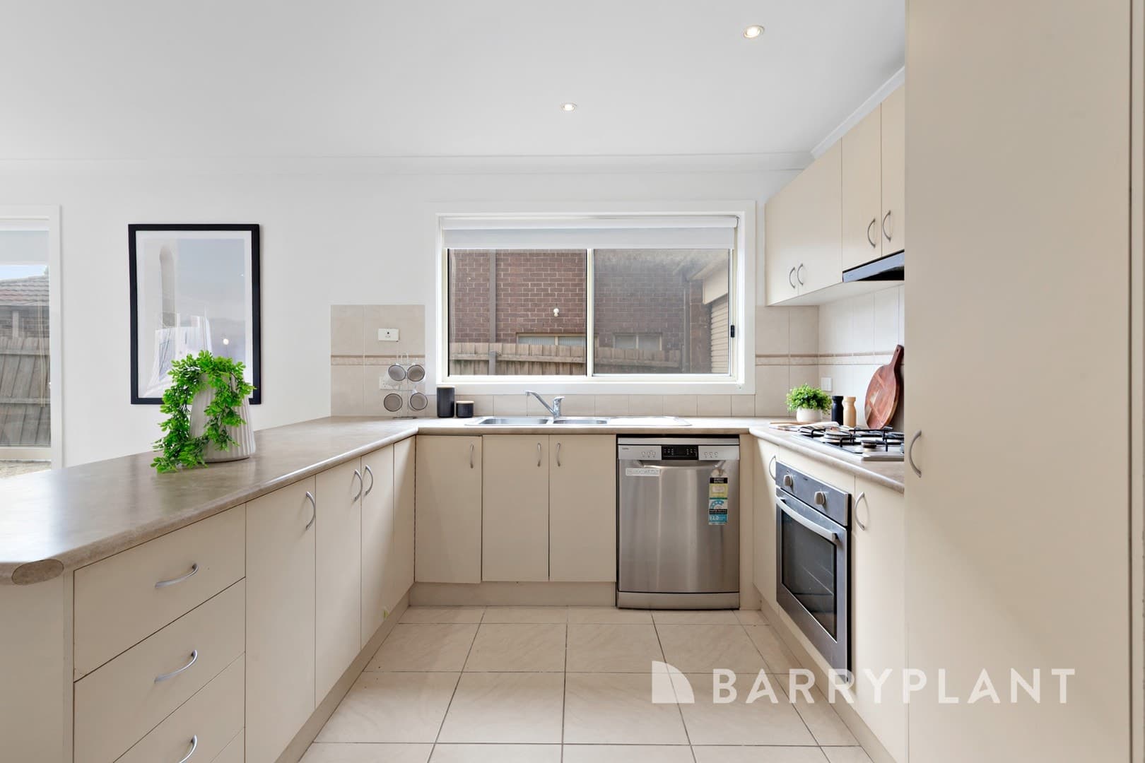 28 Lyons Avenue, Burnside Heights, VIC 3023, Burnside Heights - Thumbnail 5