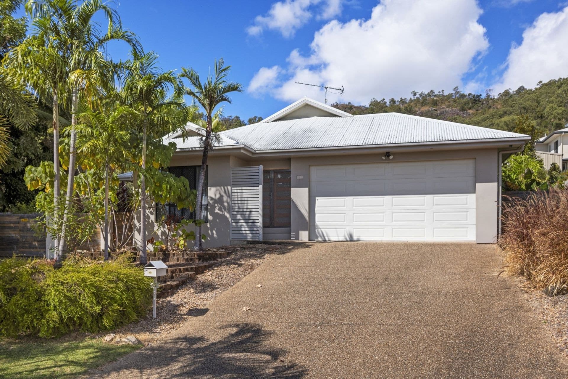 61 Timbury Way, Mount Louisa, QLD, 4814, Mount Louisa - Thumbnail 2