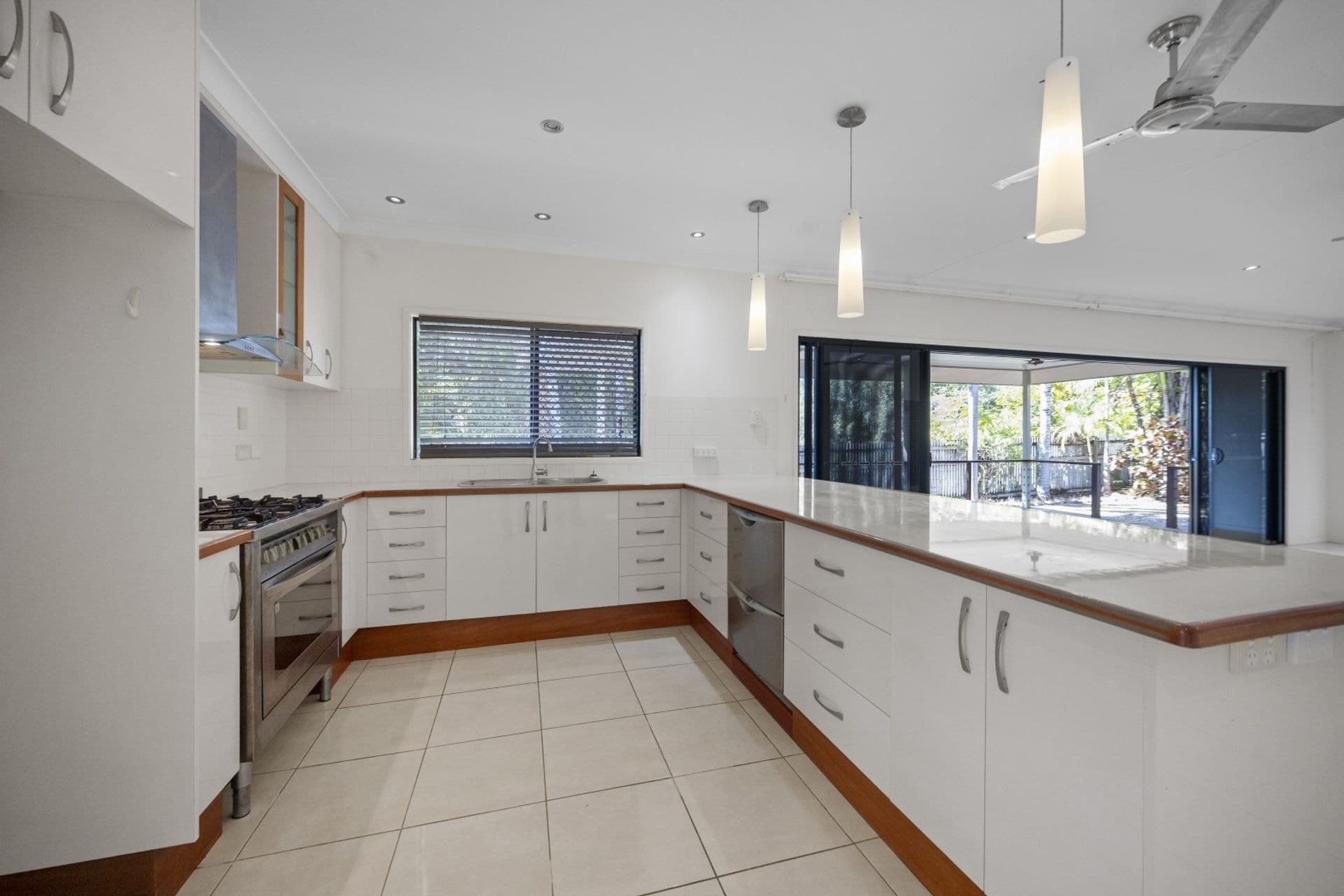 61 Timbury Way, Mount Louisa, QLD, 4814, Mount Louisa - Thumbnail 4