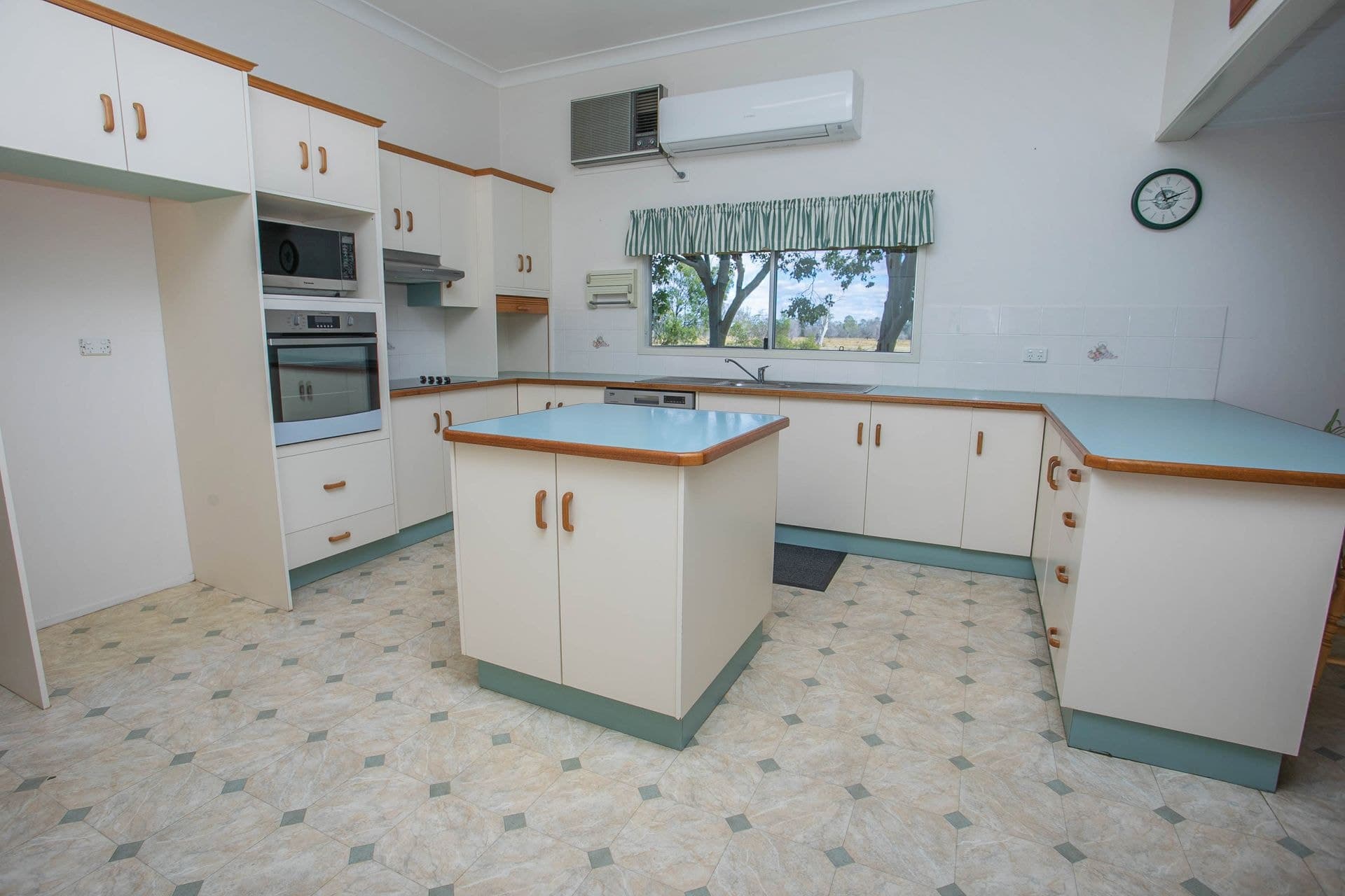 15 Mizpah Drive, Chinchilla, QLD, 4413, Chinchilla - Thumbnail 5