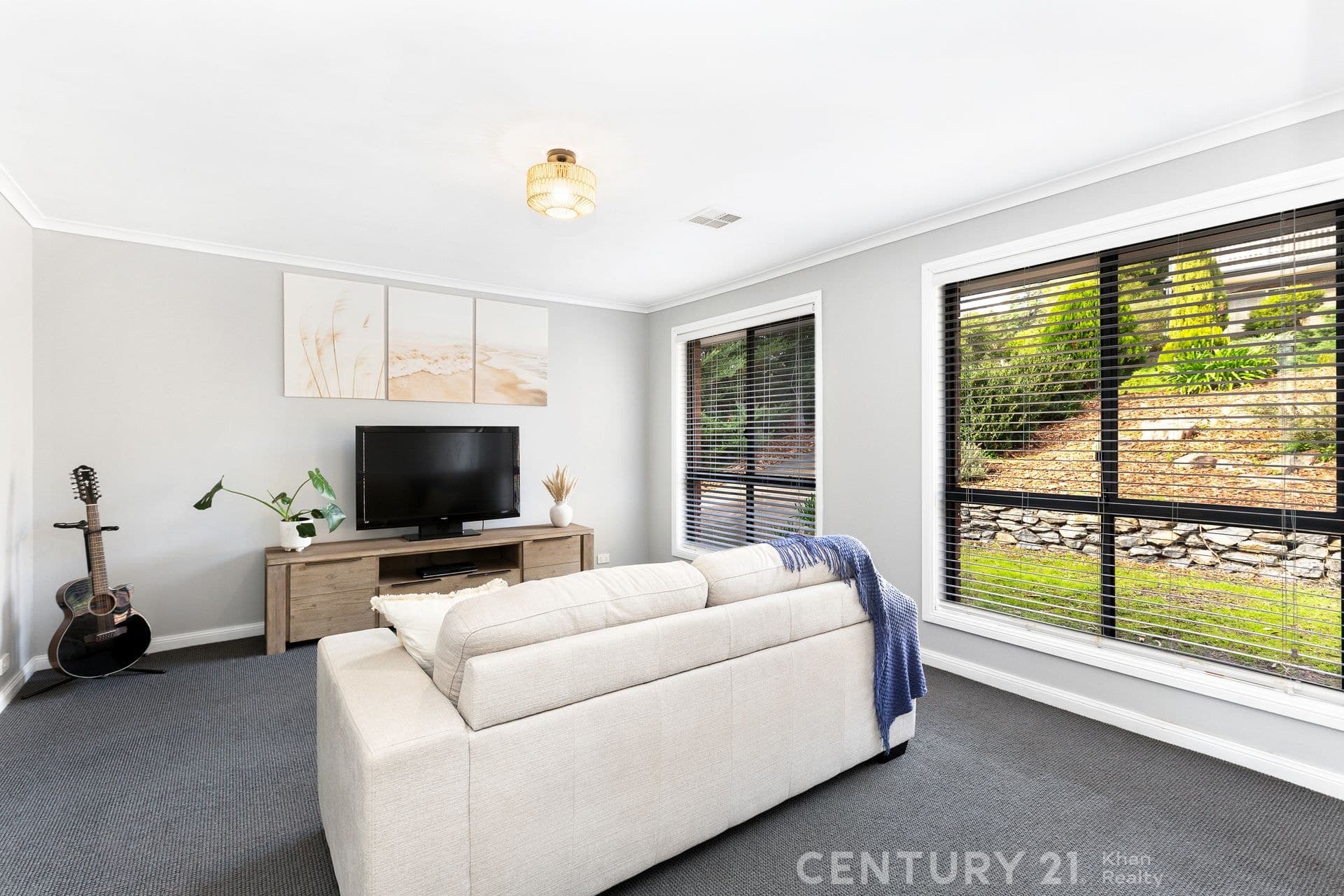 31 Dunalbyn Drive, Aberfoyle Park, SA, 5159, Aberfoyle Park - Thumbnail 2
